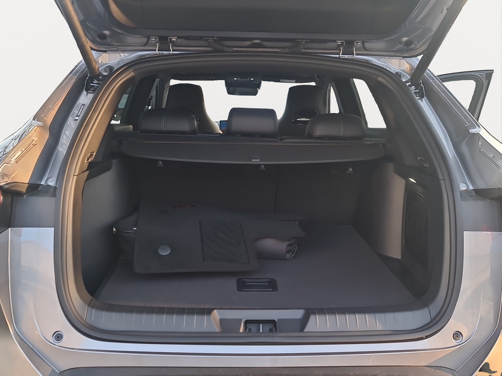 BYD Seal U DM-i Design AWD-image-8