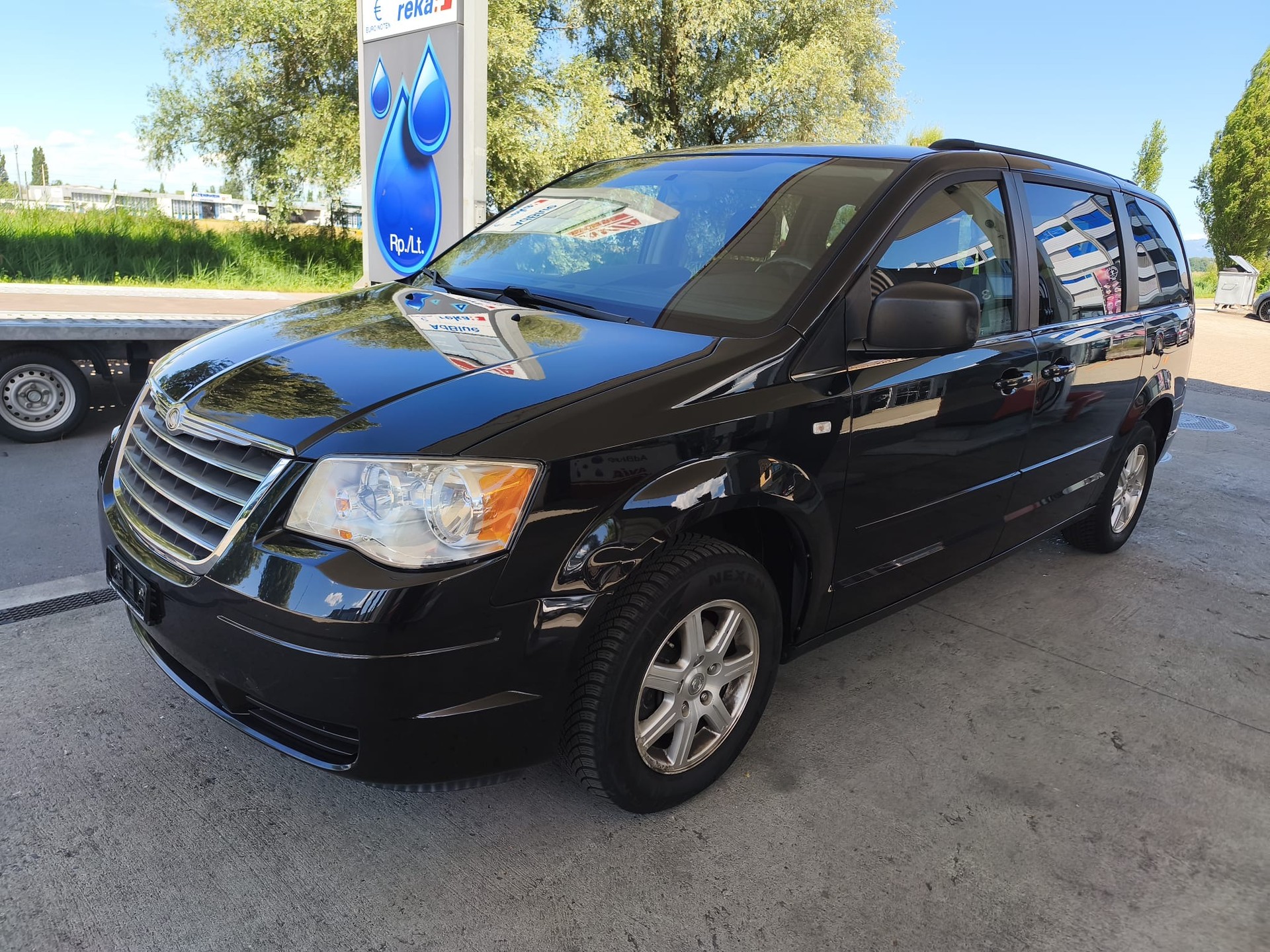CHRYSLER Grand Voyager 2.8 CRD Touring Automatic-showroom-element-1