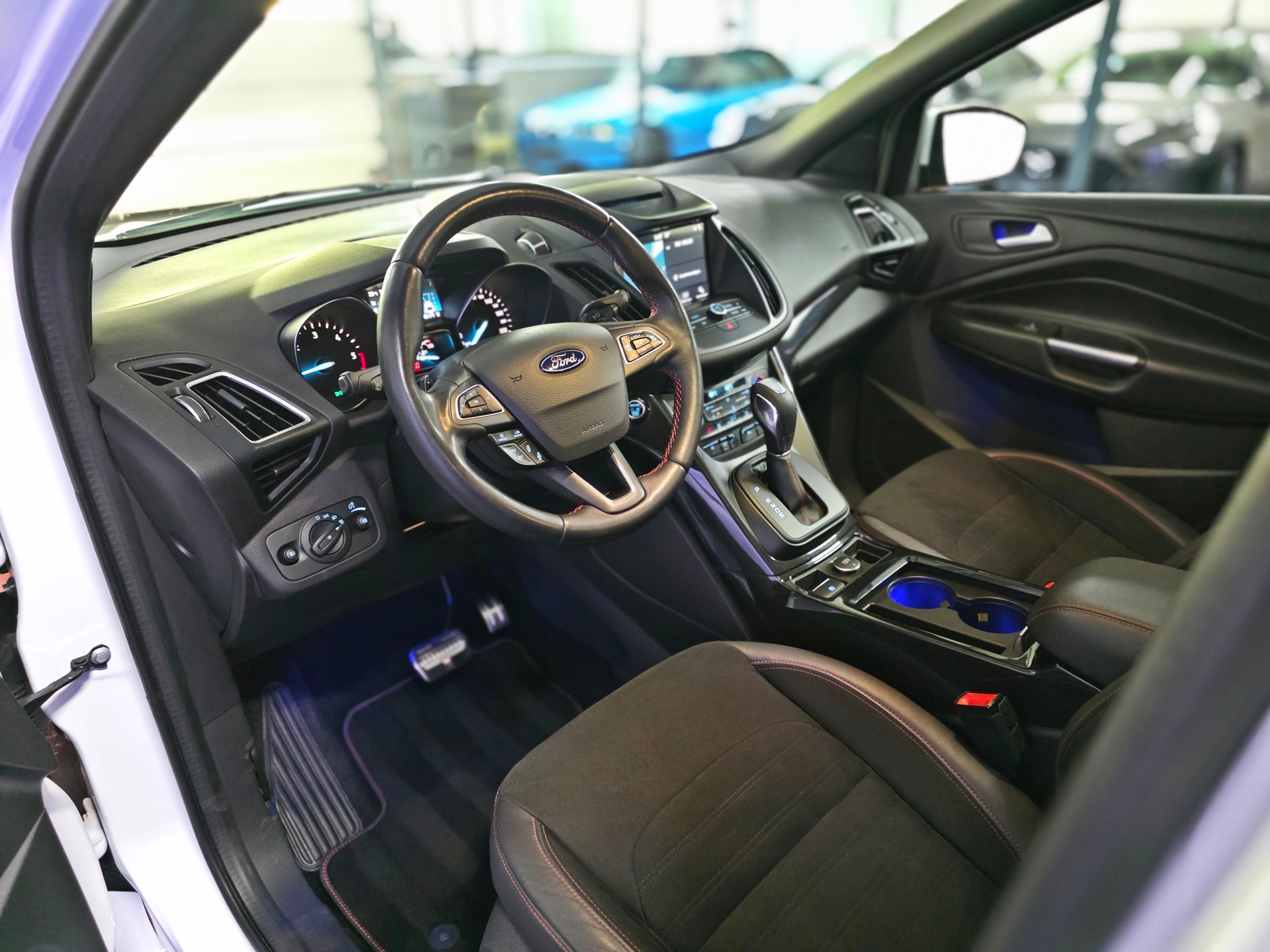 FORD Kuga 2.0 TDCi ST Line High 4WD PowerShift-image-10