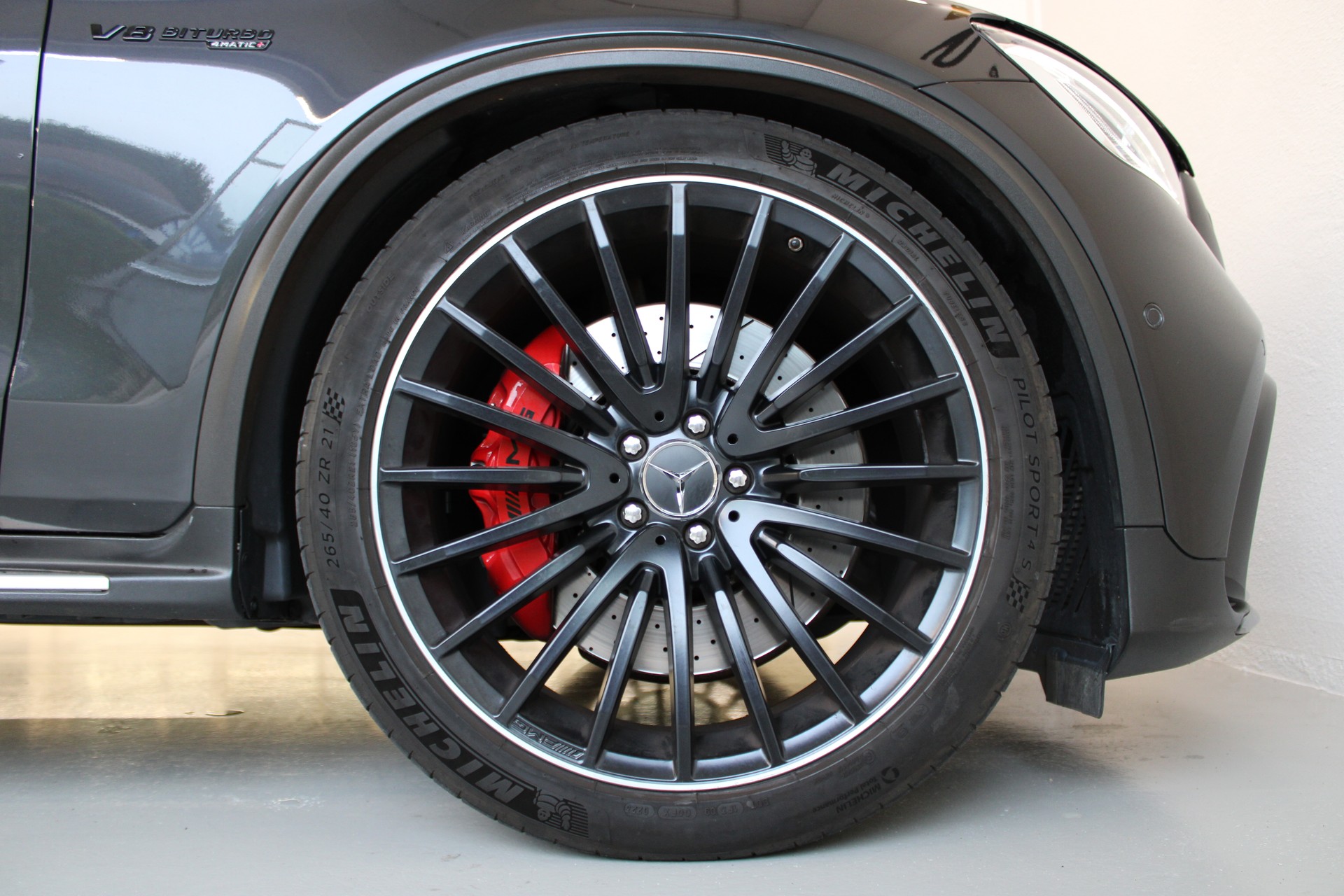 MERCEDES-BENZ GLC 63 S AMG 4Matic+ 9G-Tronic-image-22