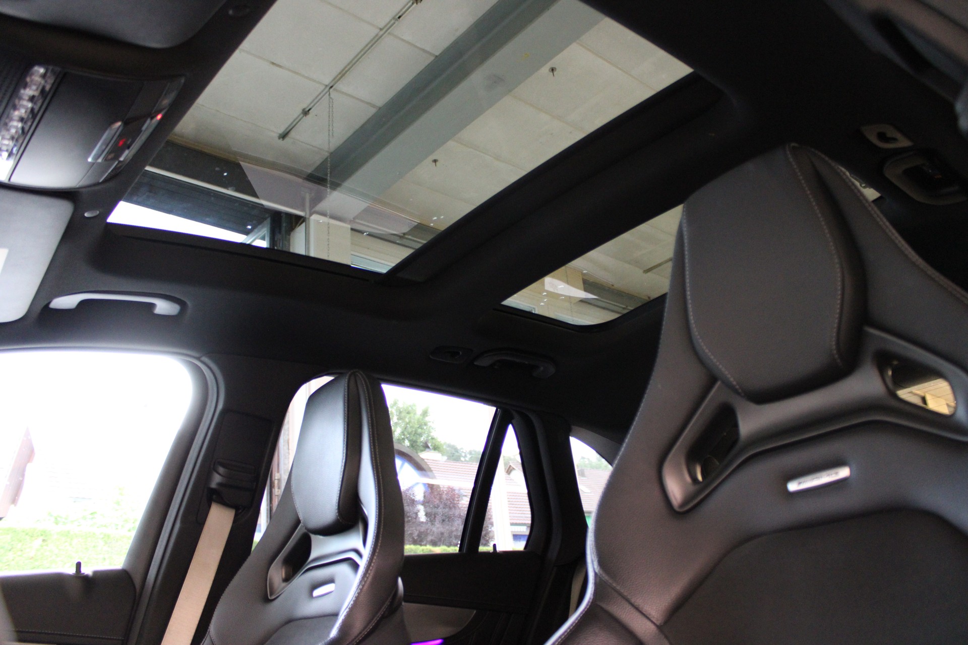 MERCEDES-BENZ GLC 63 S AMG 4Matic+ 9G-Tronic-image-11