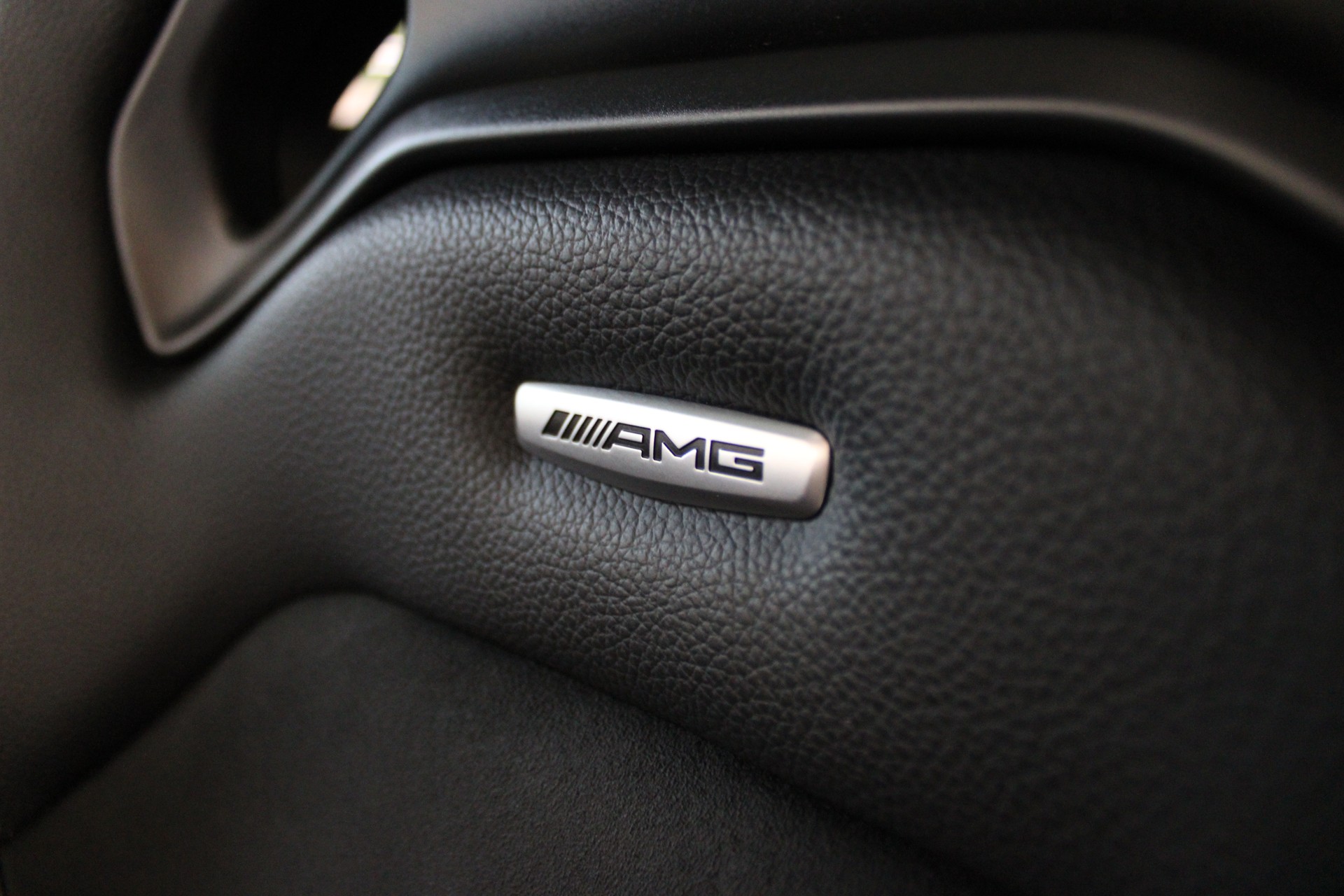 MERCEDES-BENZ GLC 63 S AMG 4Matic+ 9G-Tronic-image-12