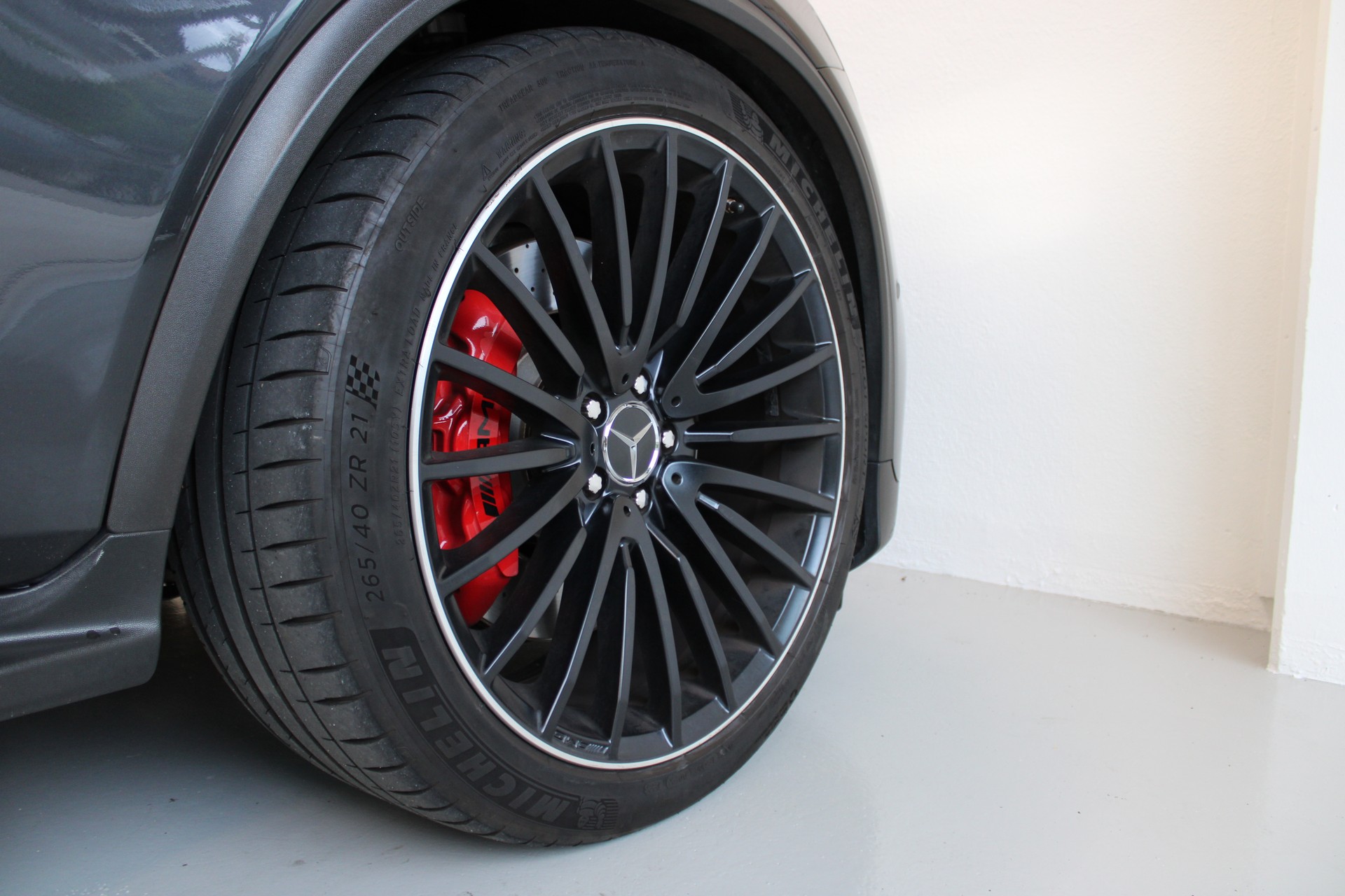 MERCEDES-BENZ GLC 63 S AMG 4Matic+ 9G-Tronic-image-23