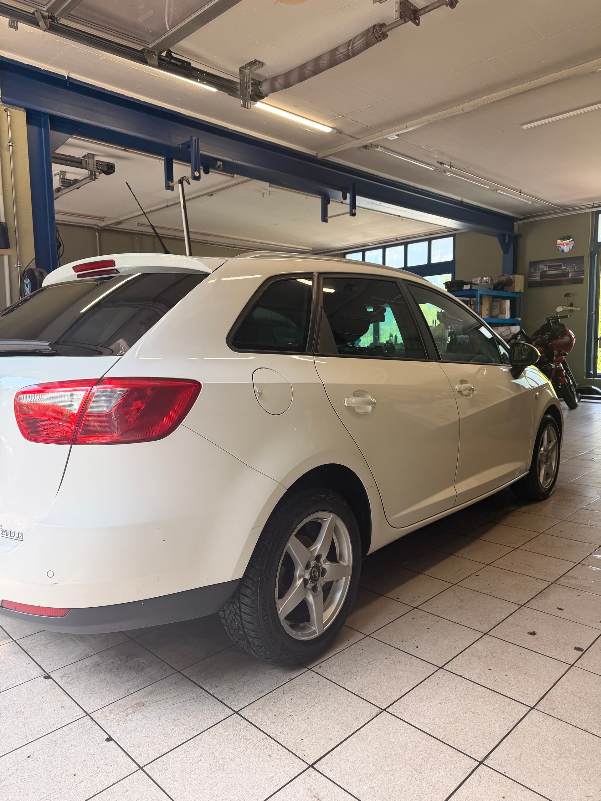 SEAT Ibiza ST 1.6 TDI Style-showroom-element-3