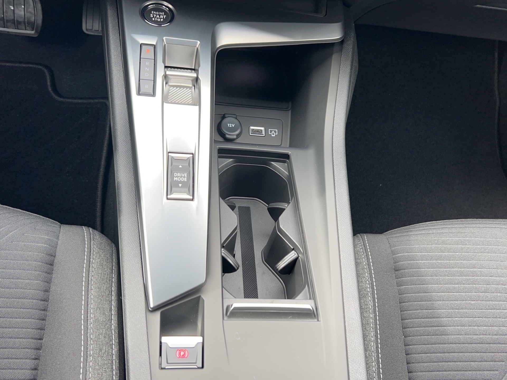 PEUGEOT 308 1.6 PHEV Active Pack-image-9
