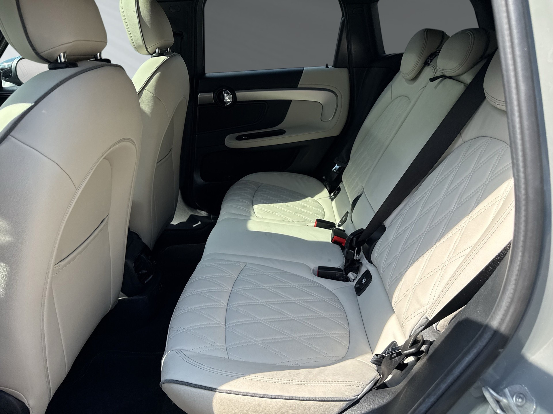 MINI Countryman Cooper SE ALL4 PHEV Steptronic-image-6