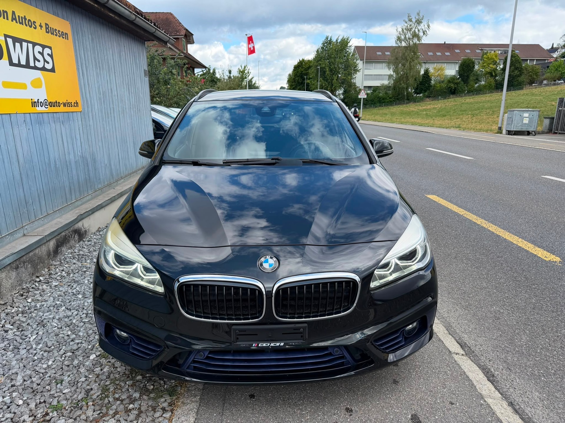 BMW 225i Active Tourer Sport Line Steptronic-showroom-element-1