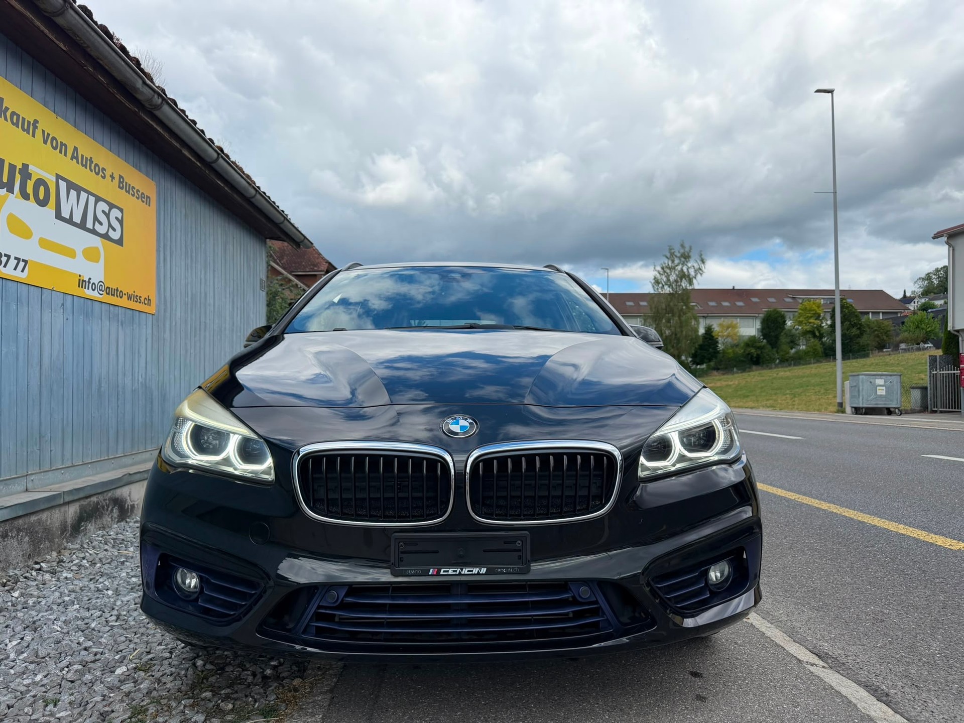 BMW 225i Active Tourer Sport Line Steptronic-showroom-element-3
