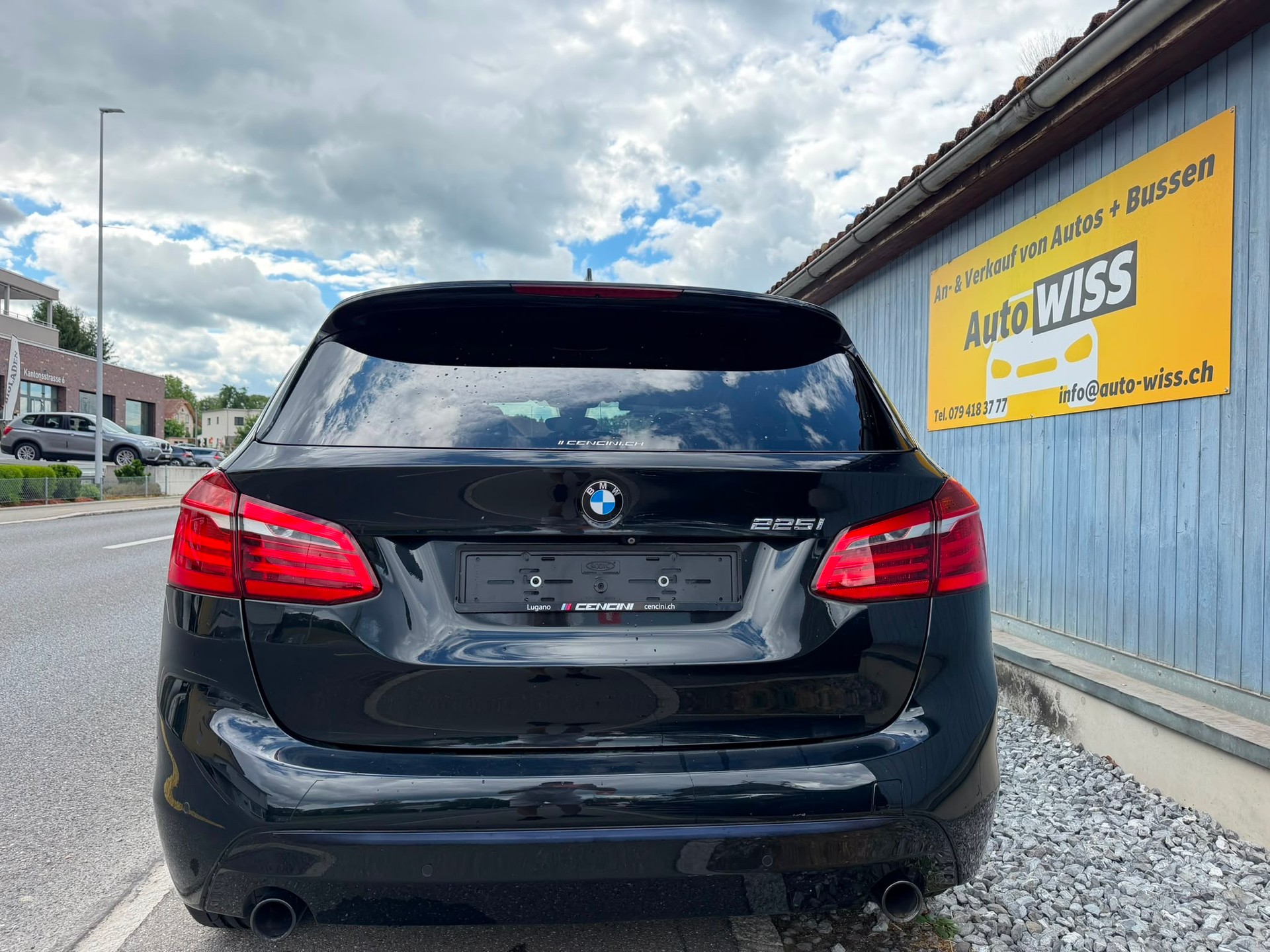 BMW 225i Active Tourer Sport Line Steptronic-image-5