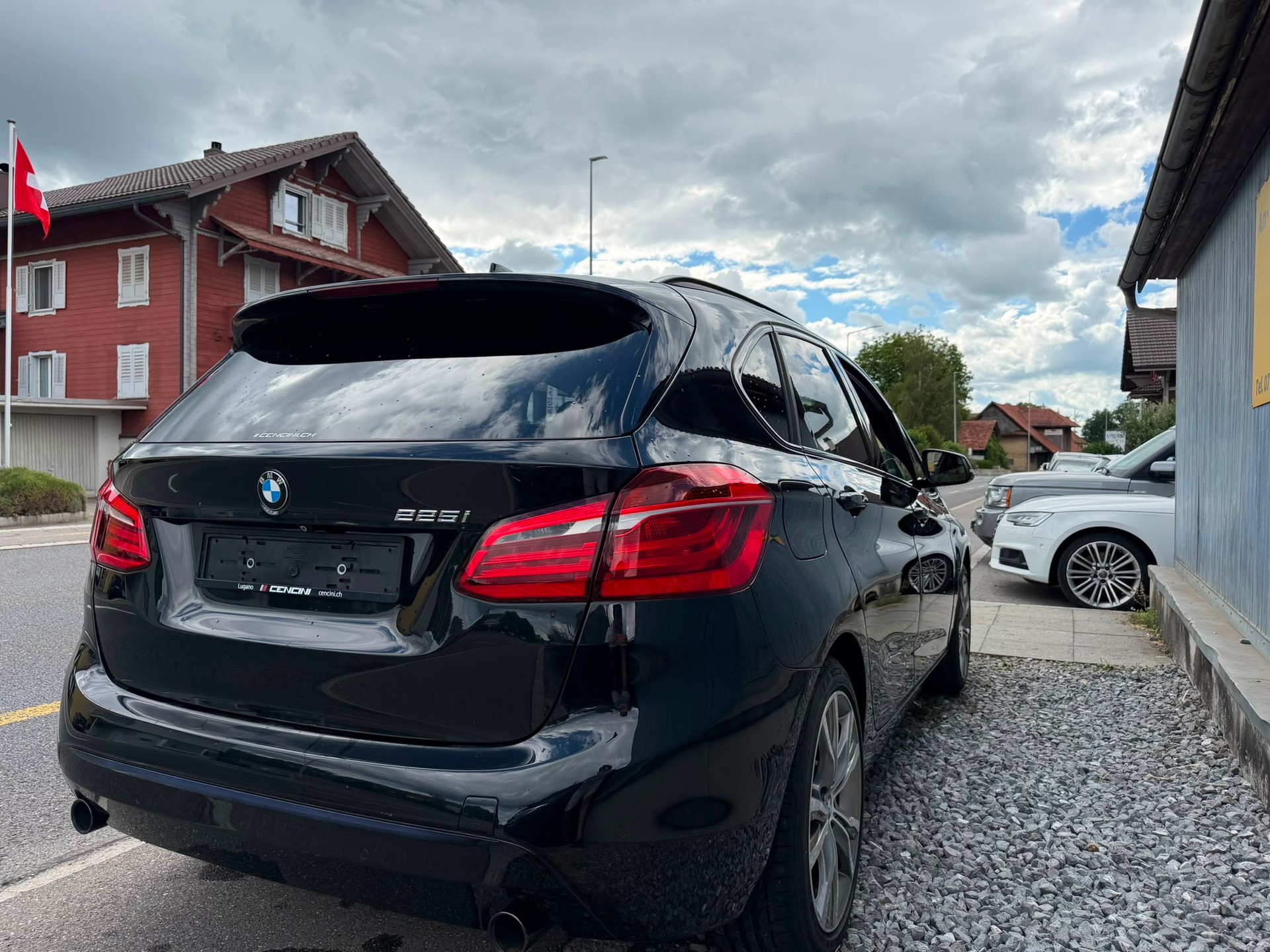 BMW 225i Active Tourer Sport Line Steptronic-image-4