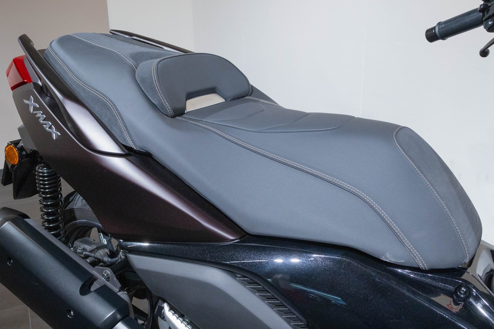 YAMAHA XMAX 300 Tech MAX-image-10