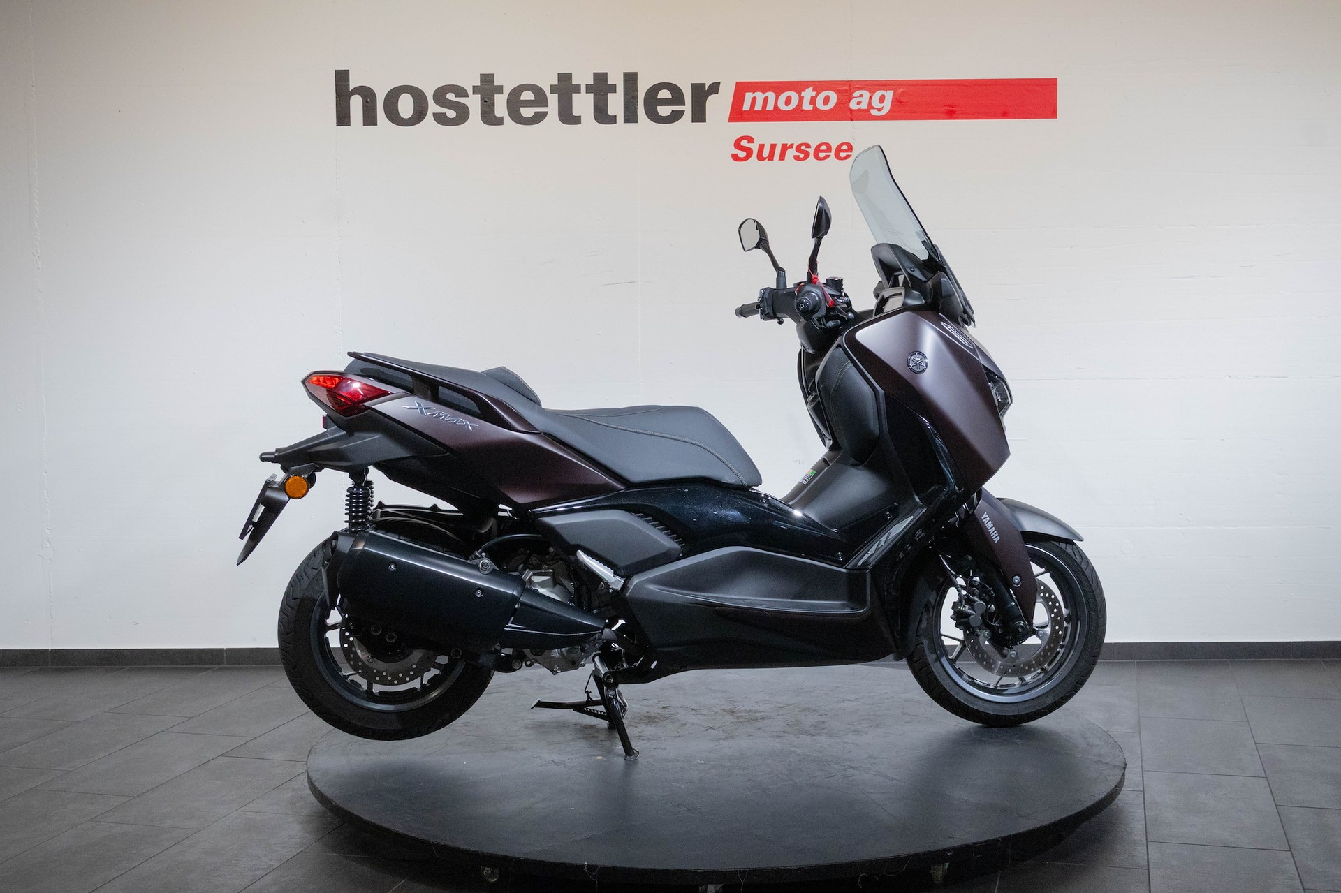 YAMAHA XMAX 300 Tech MAX-showroom-element-1