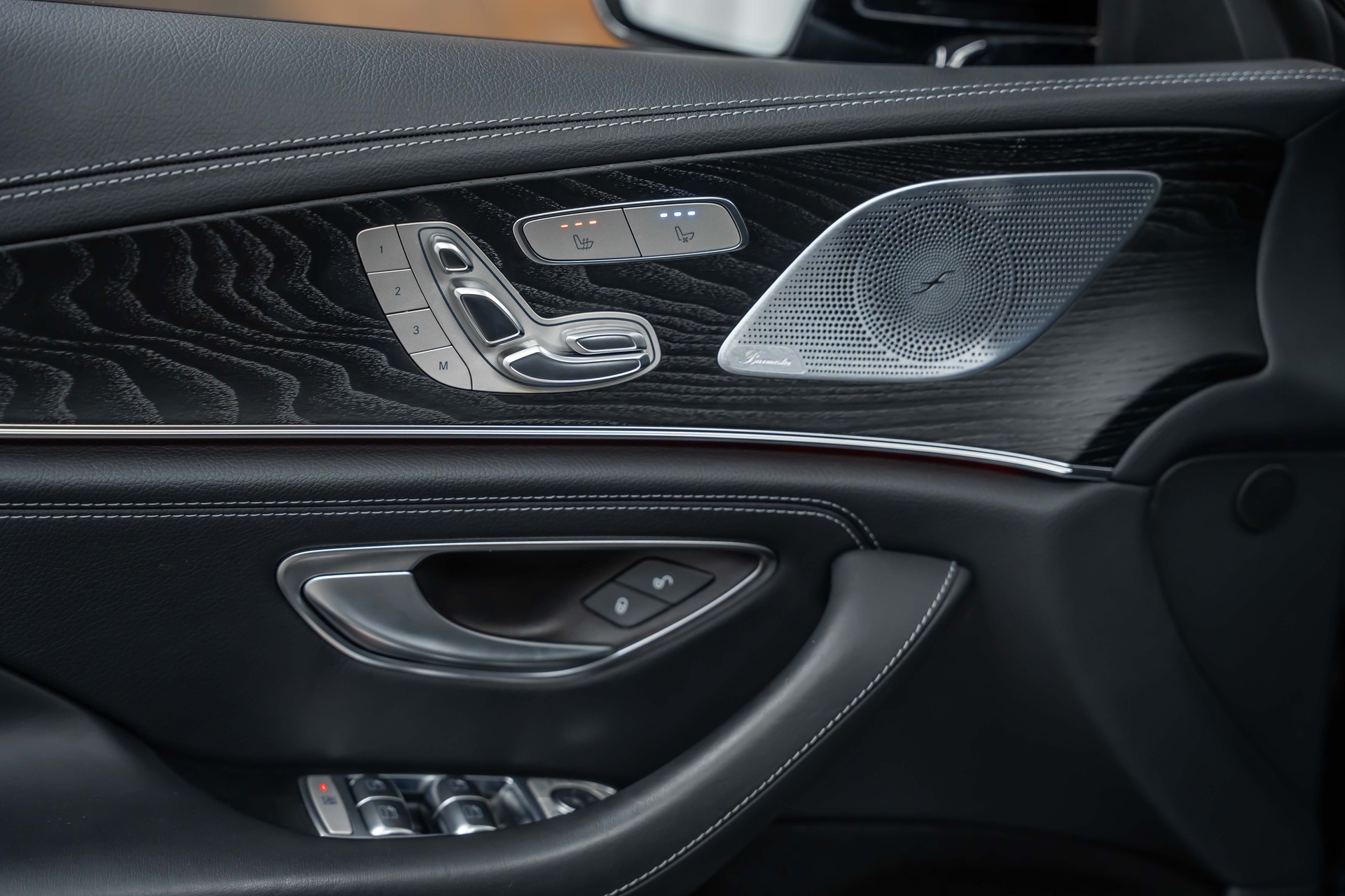 MERCEDES-BENZ CLS 450 4Matic AMG Line 9G-Tronic *Facelift*Airmatic*Panorama*Head-Up*Sitzkühlung*-image-18