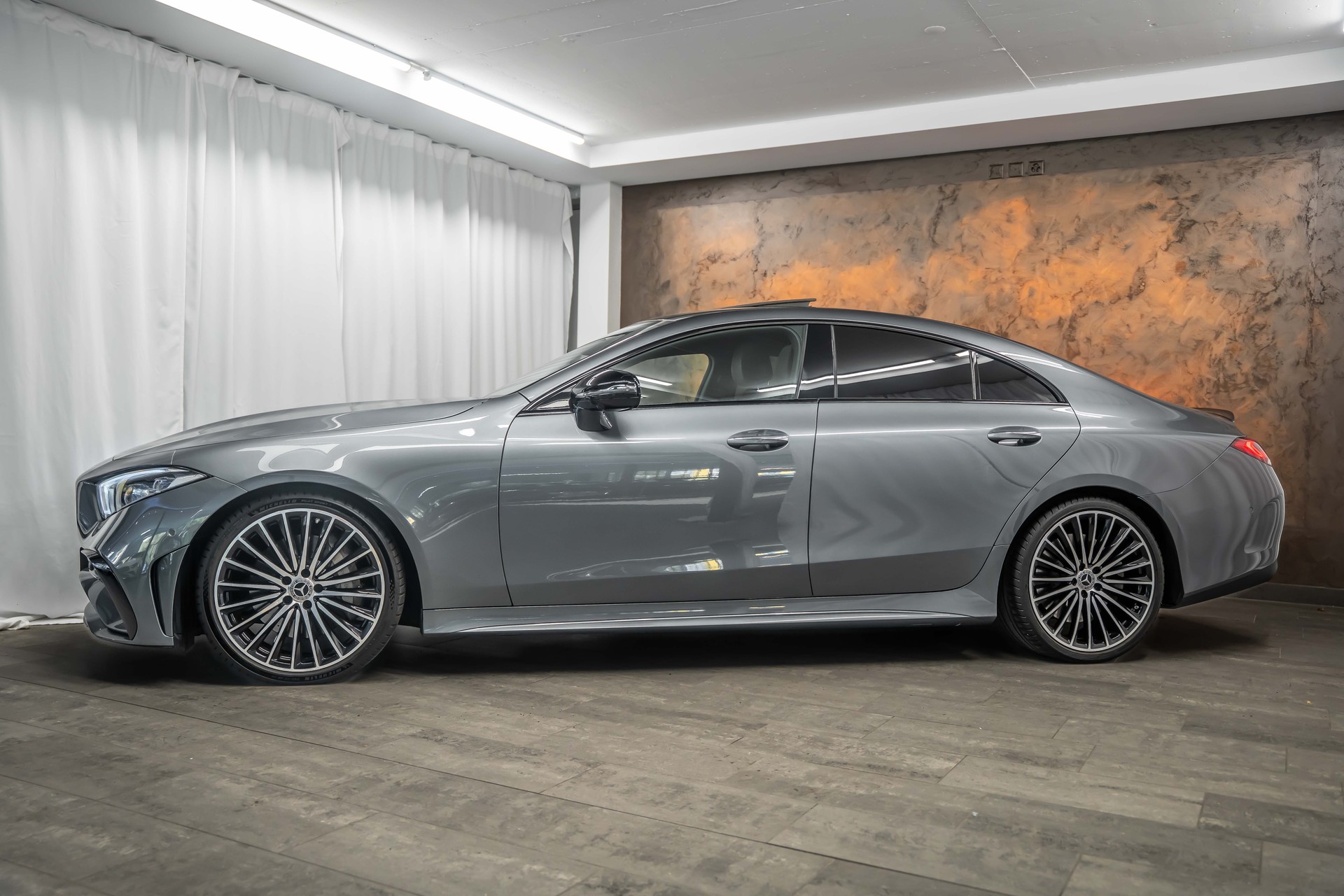 MERCEDES-BENZ CLS 450 4Matic AMG Line 9G-Tronic *Facelift*Airmatic*Panorama*Head-Up*Sitzkühlung*-showroom-element-3
