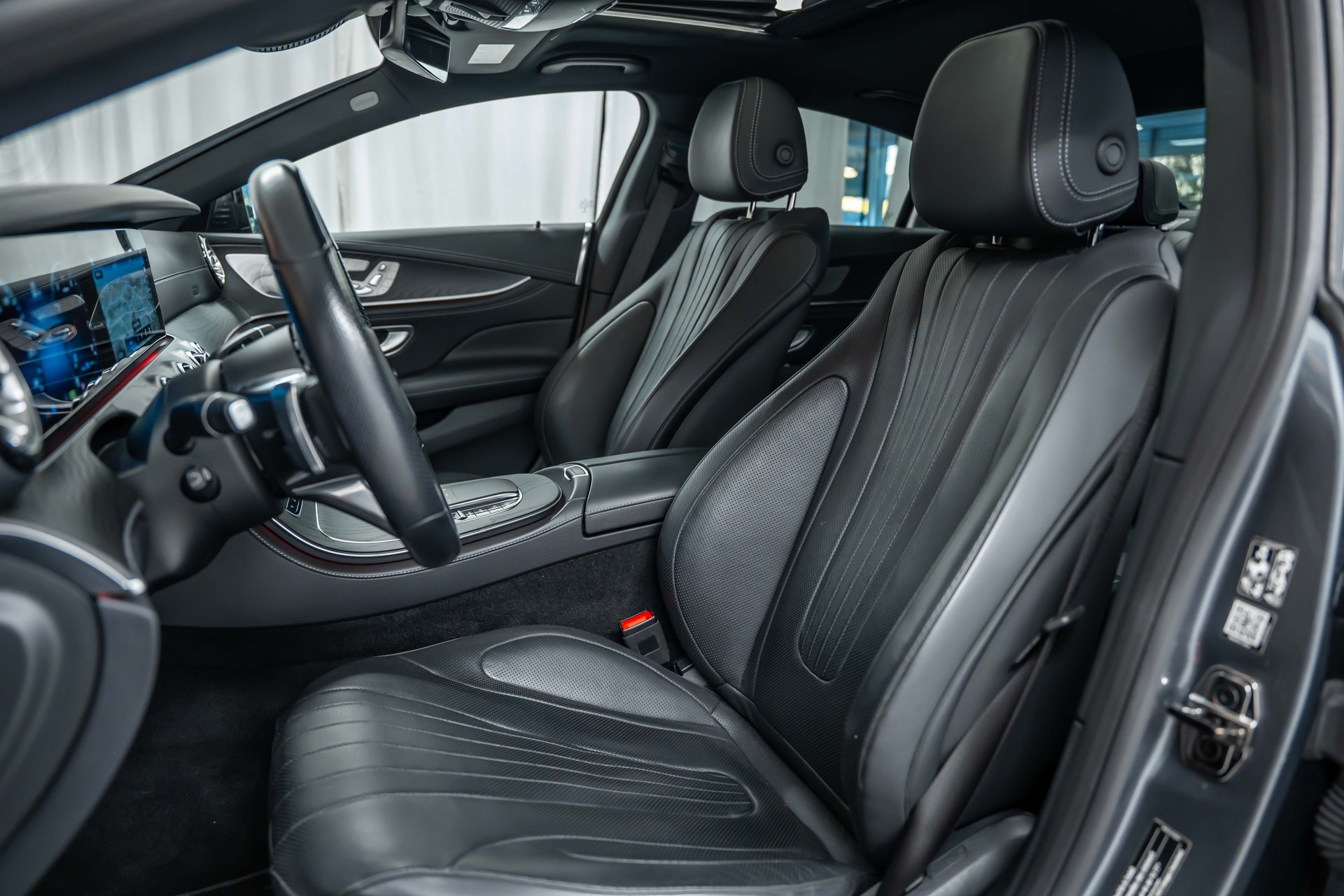 MERCEDES-BENZ CLS 450 4Matic AMG Line 9G-Tronic *Facelift*Airmatic*Panorama*Head-Up*Sitzkühlung*-image-16