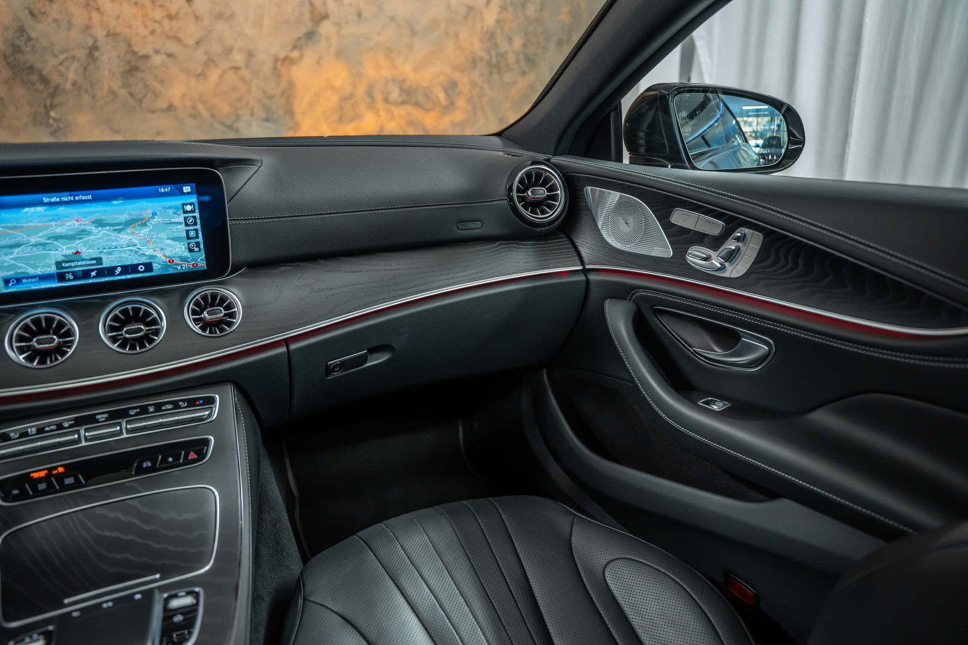 MERCEDES-BENZ CLS 450 4Matic AMG Line 9G-Tronic *Facelift*Airmatic*Panorama*Head-Up*Sitzkühlung*-image-24