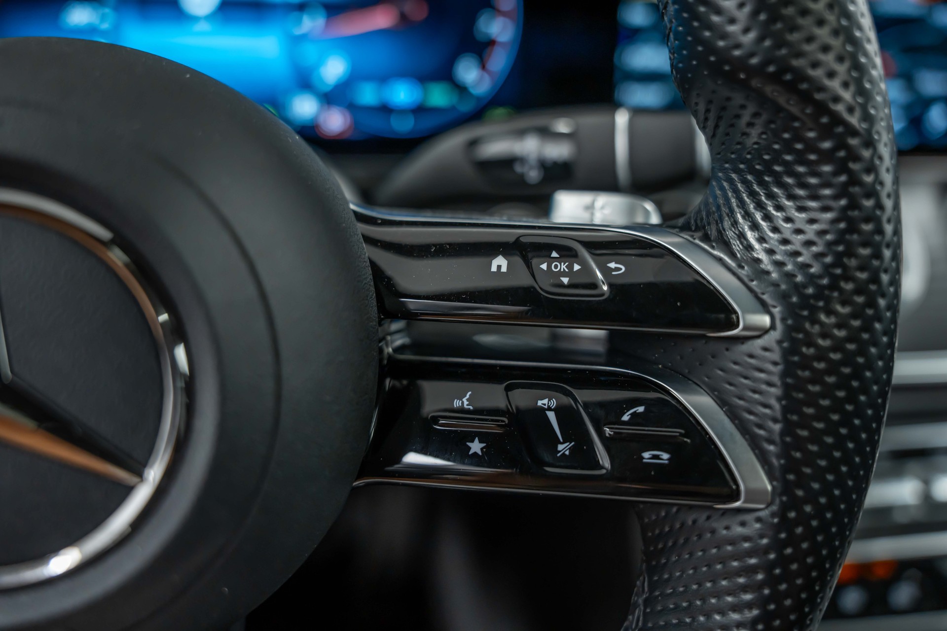 MERCEDES-BENZ CLS 450 4Matic AMG Line 9G-Tronic *Facelift*Airmatic*Panorama*Head-Up*Sitzkühlung*-image-28