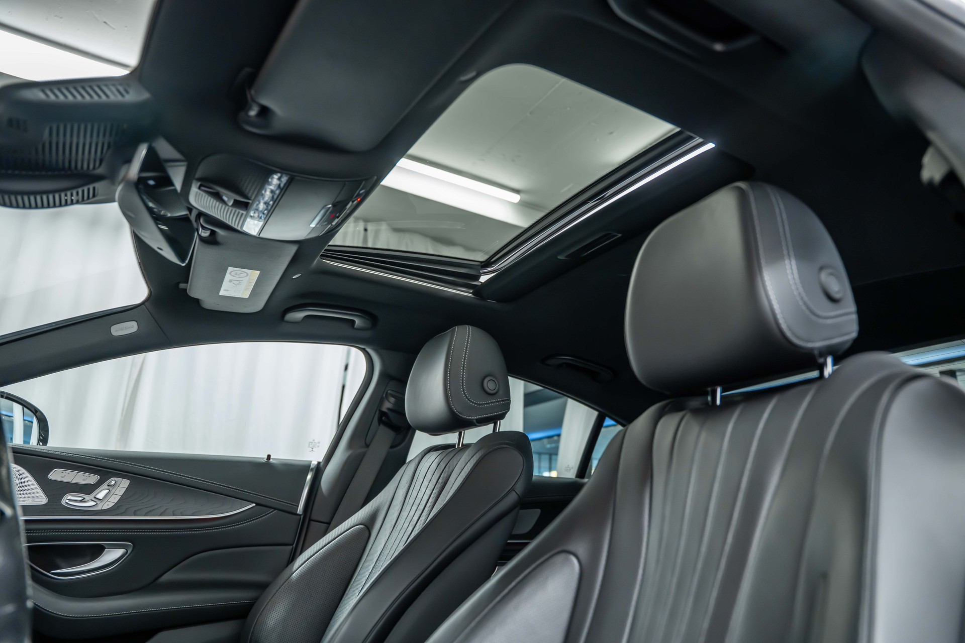 MERCEDES-BENZ CLS 450 4Matic AMG Line 9G-Tronic *Facelift*Airmatic*Panorama*Head-Up*Sitzkühlung*-image-17