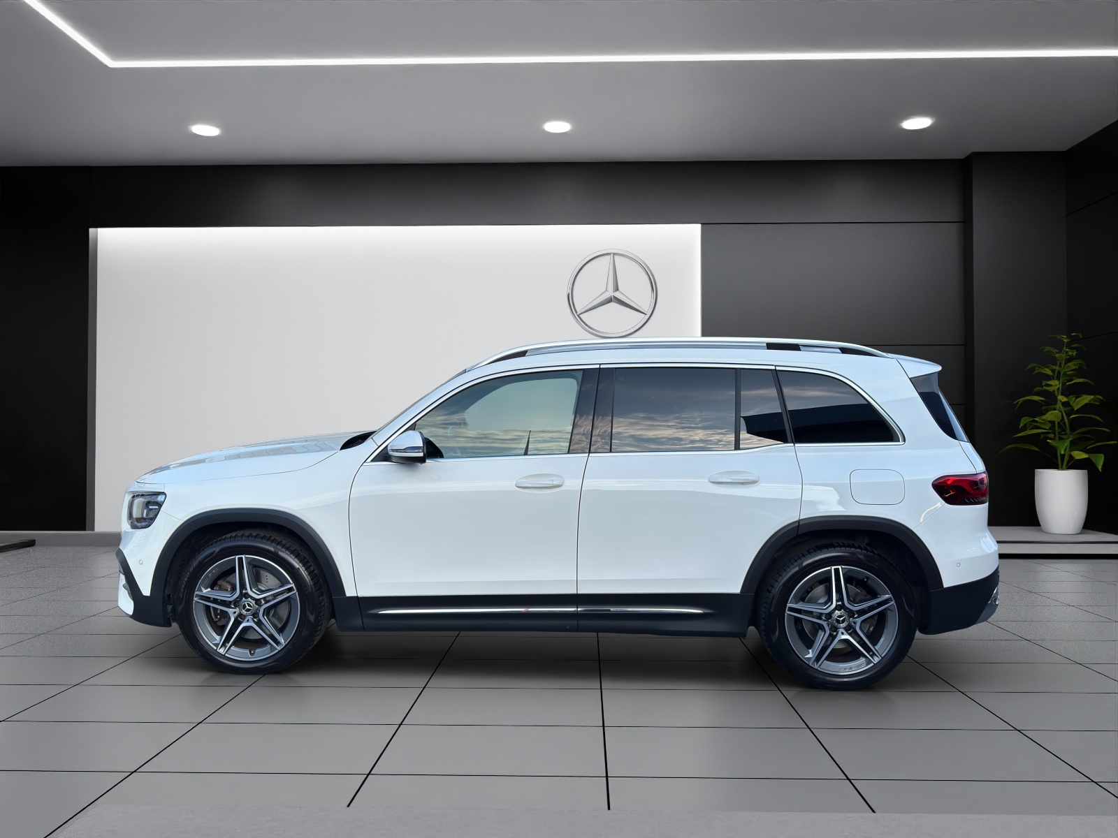 MERCEDES-BENZ GLB 250 4Matic AMG Line 8G-Tronic-showroom-element-2