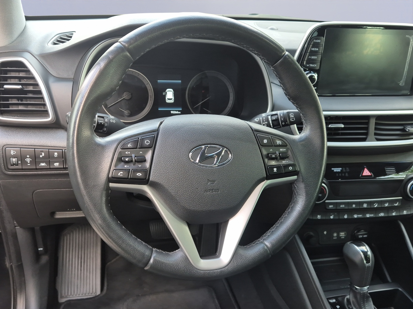 HYUNDAI Tucson 1.6 TGDI Executive 4WD DCT-image-9