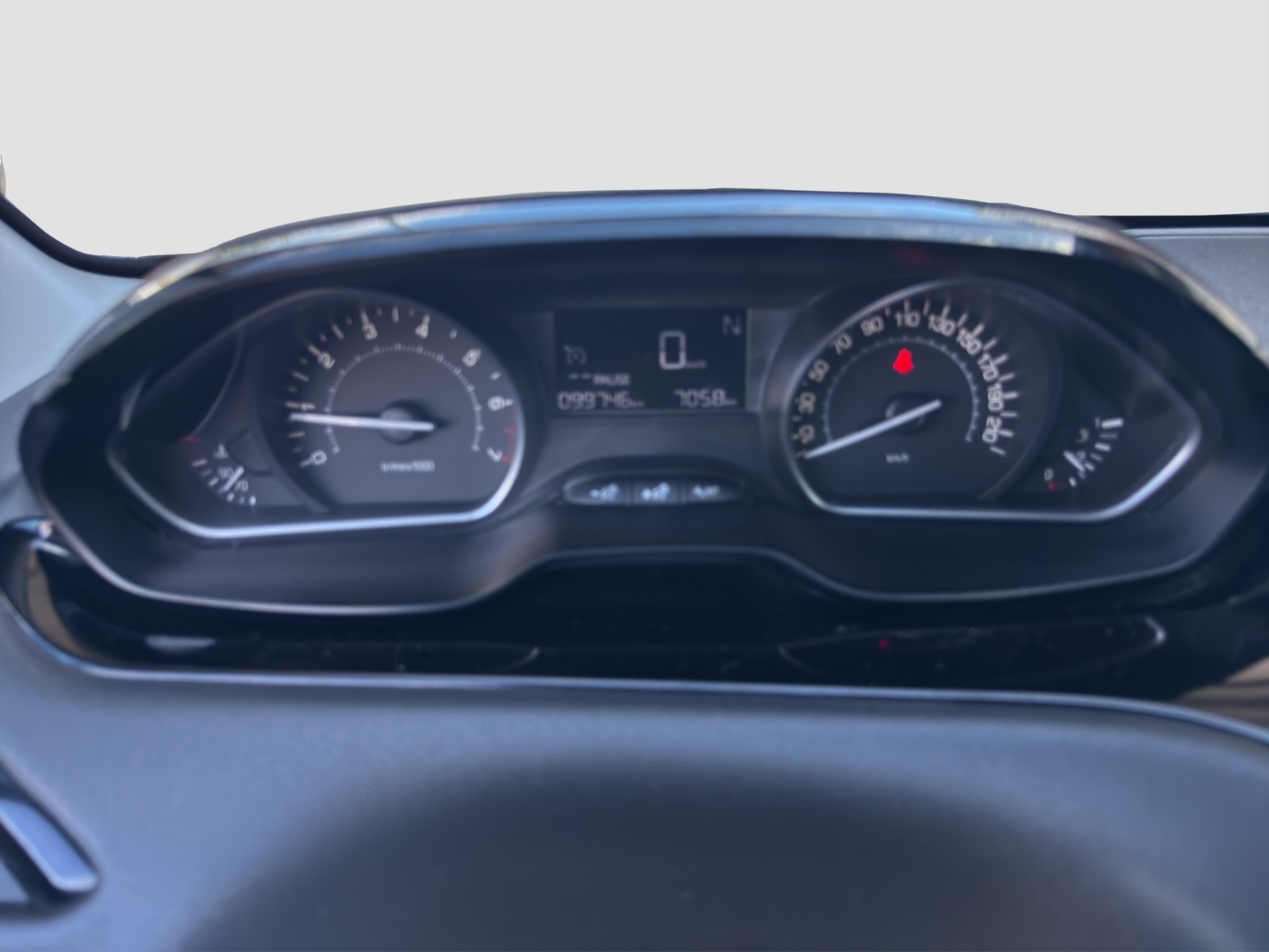 PEUGEOT 208 1.2 e-VTI Active EGS5-image-7