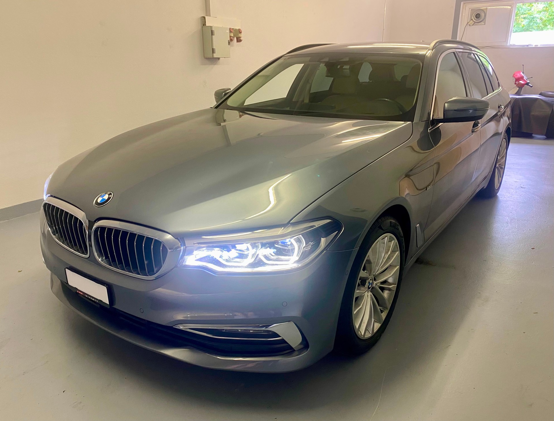 BMW 530d xDrive Touring Luxury Line Steptronic