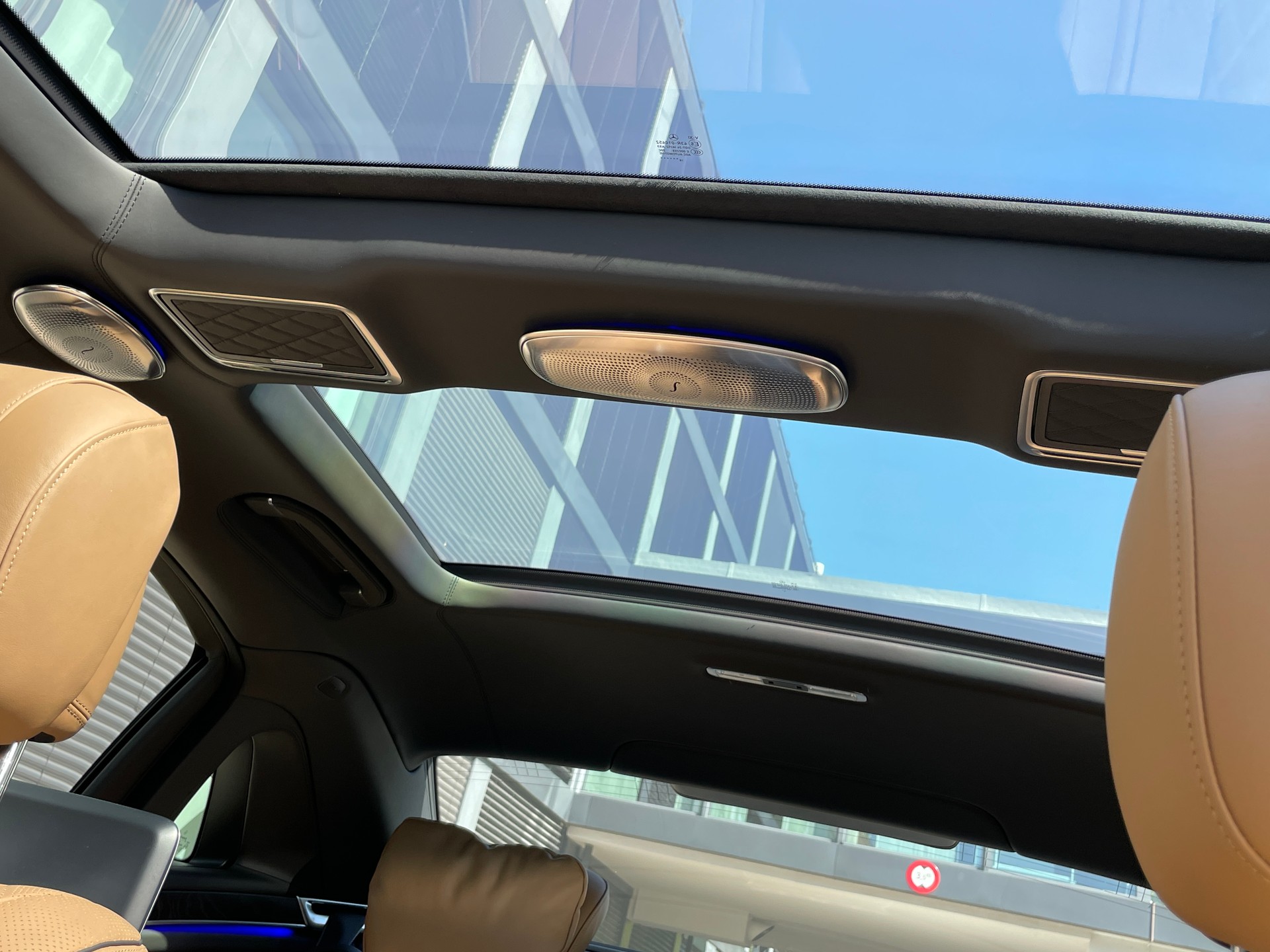MERCEDES-BENZ S 560 Maybach 4Matic 9G-Tronic-image-15