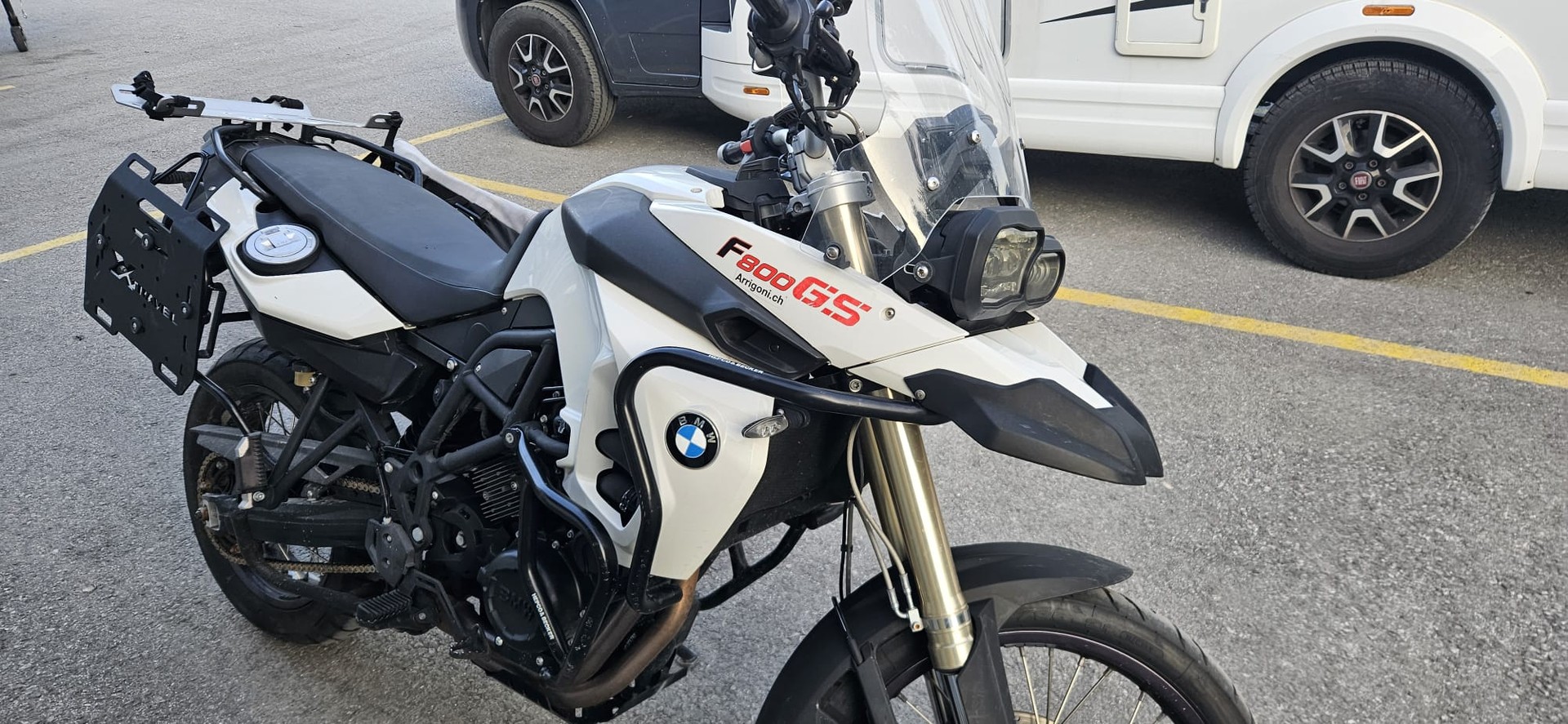 BMW F 800 GS-image-1