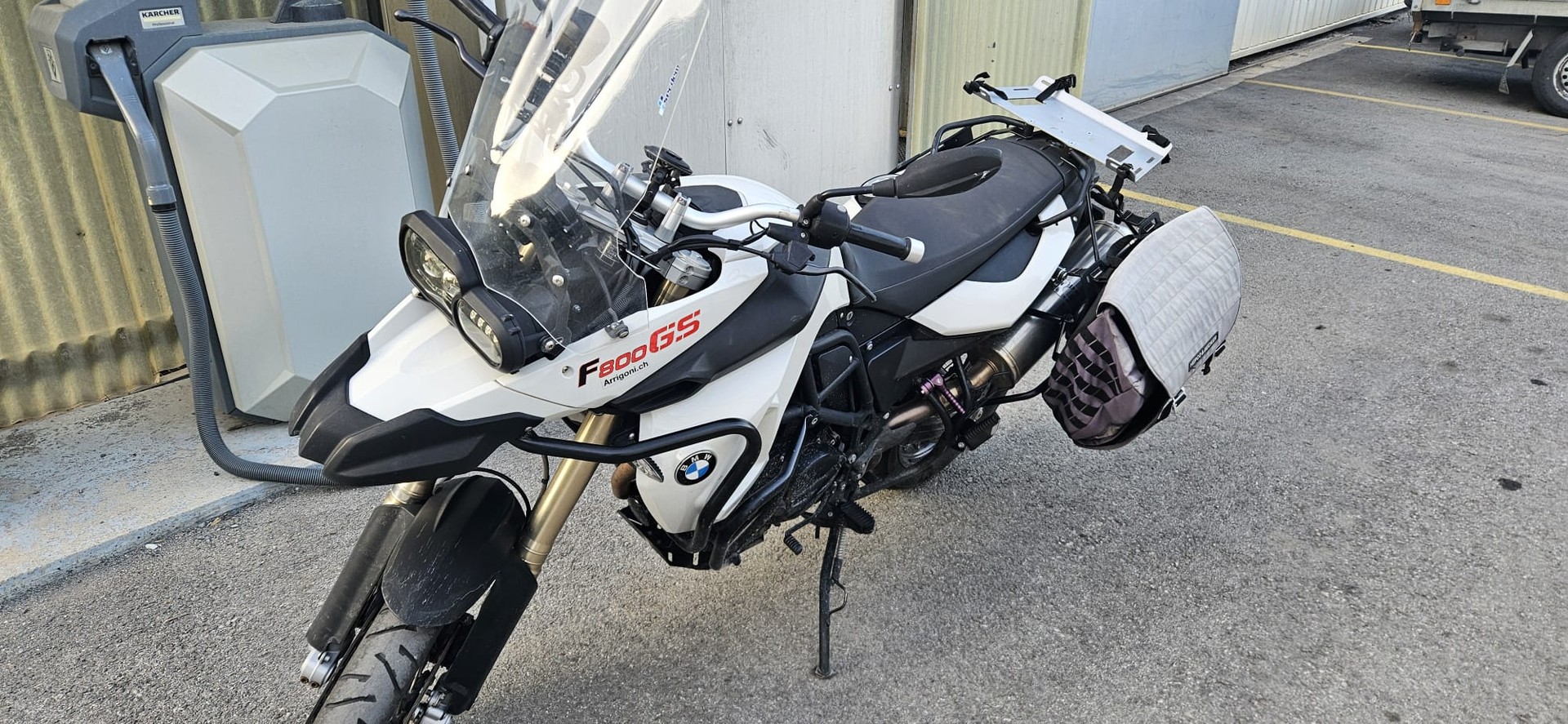 BMW F 800 GS-image-0