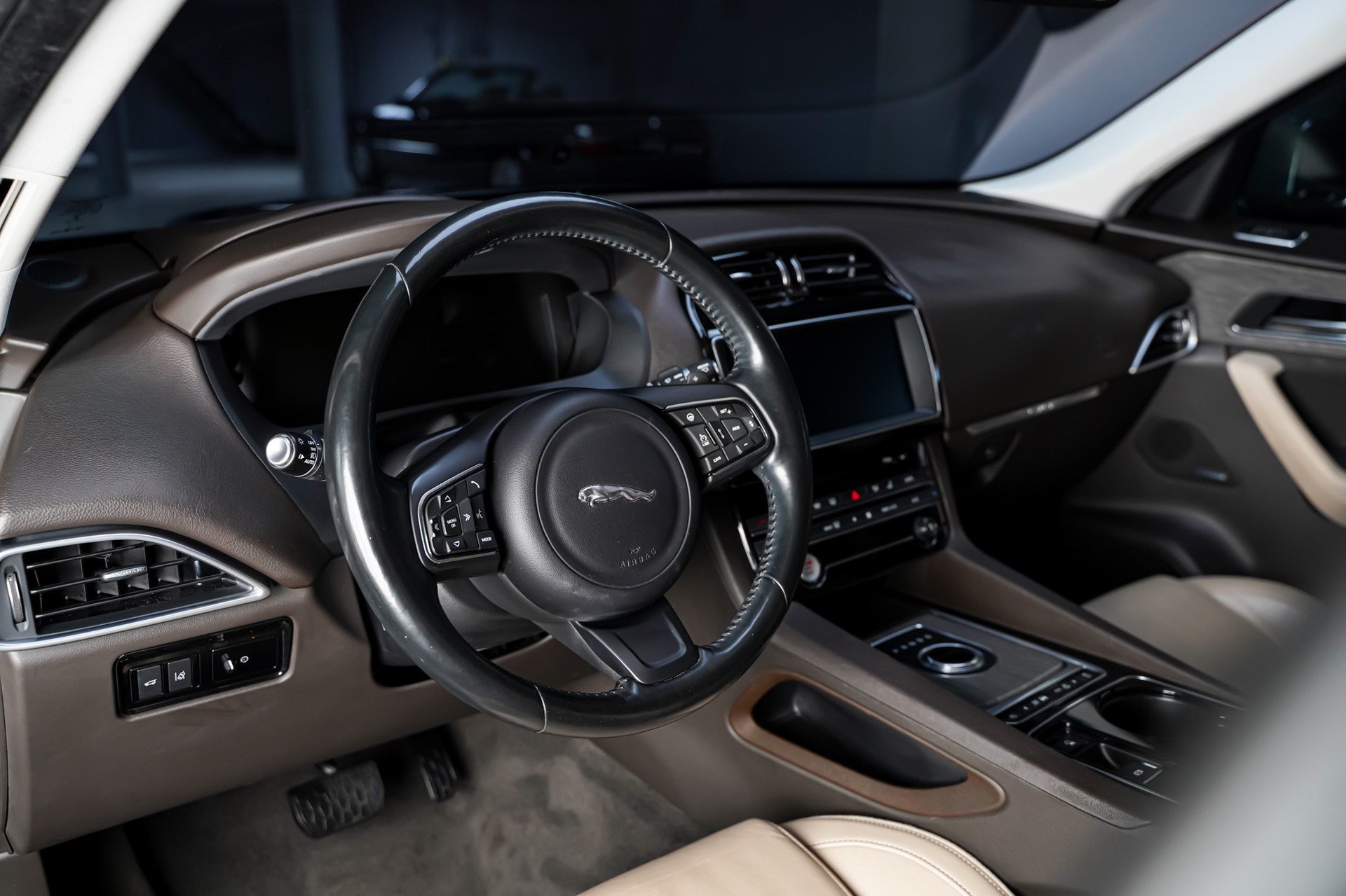 JAGUAR F-Pace 3.0 TD Prestige AWD Automatik-image-10