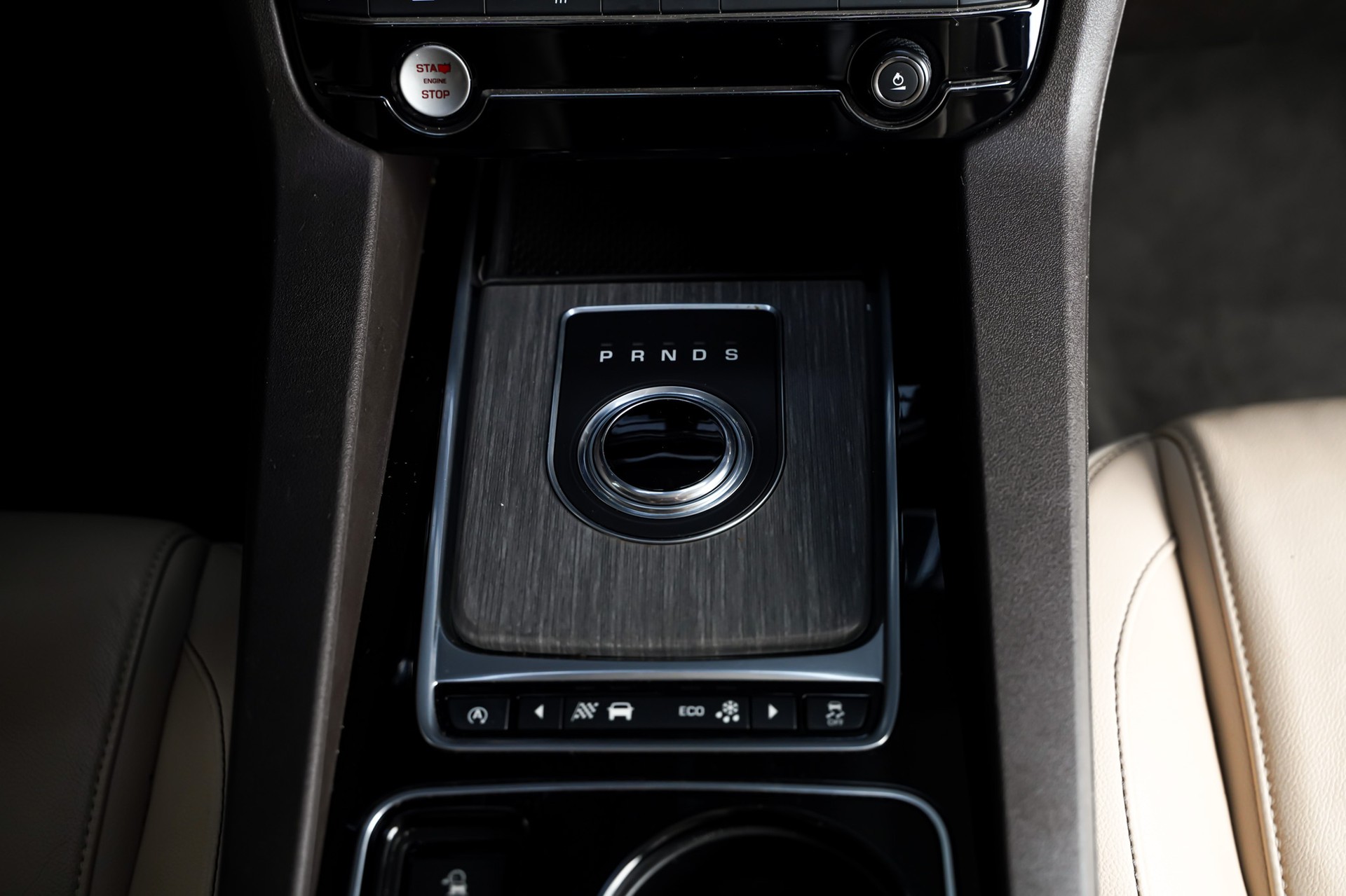 JAGUAR F-Pace 3.0 TD Prestige AWD Automatik-image-22
