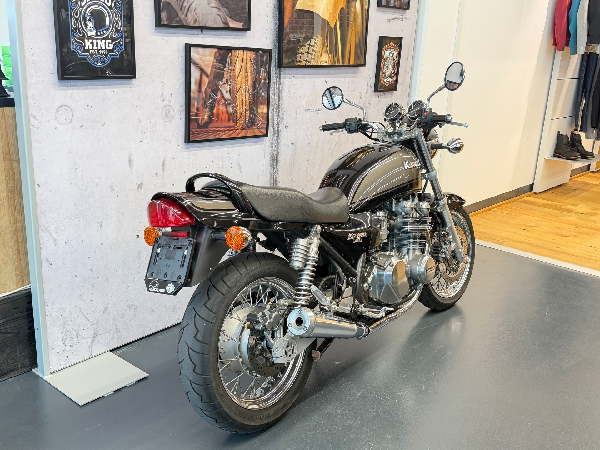 KAWASAKI Zephyr 750-showroom-element-2