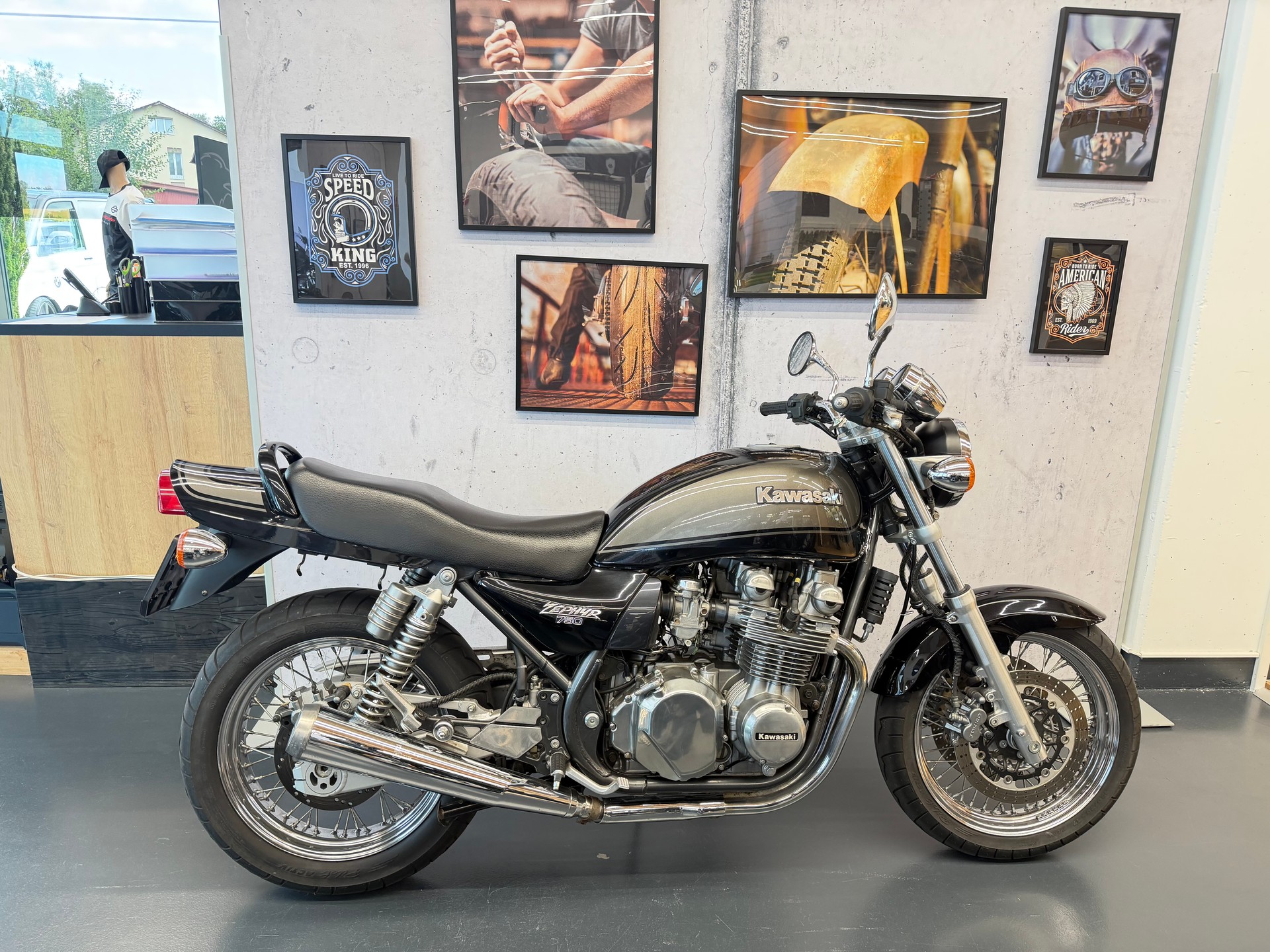 KAWASAKI Zephyr 750