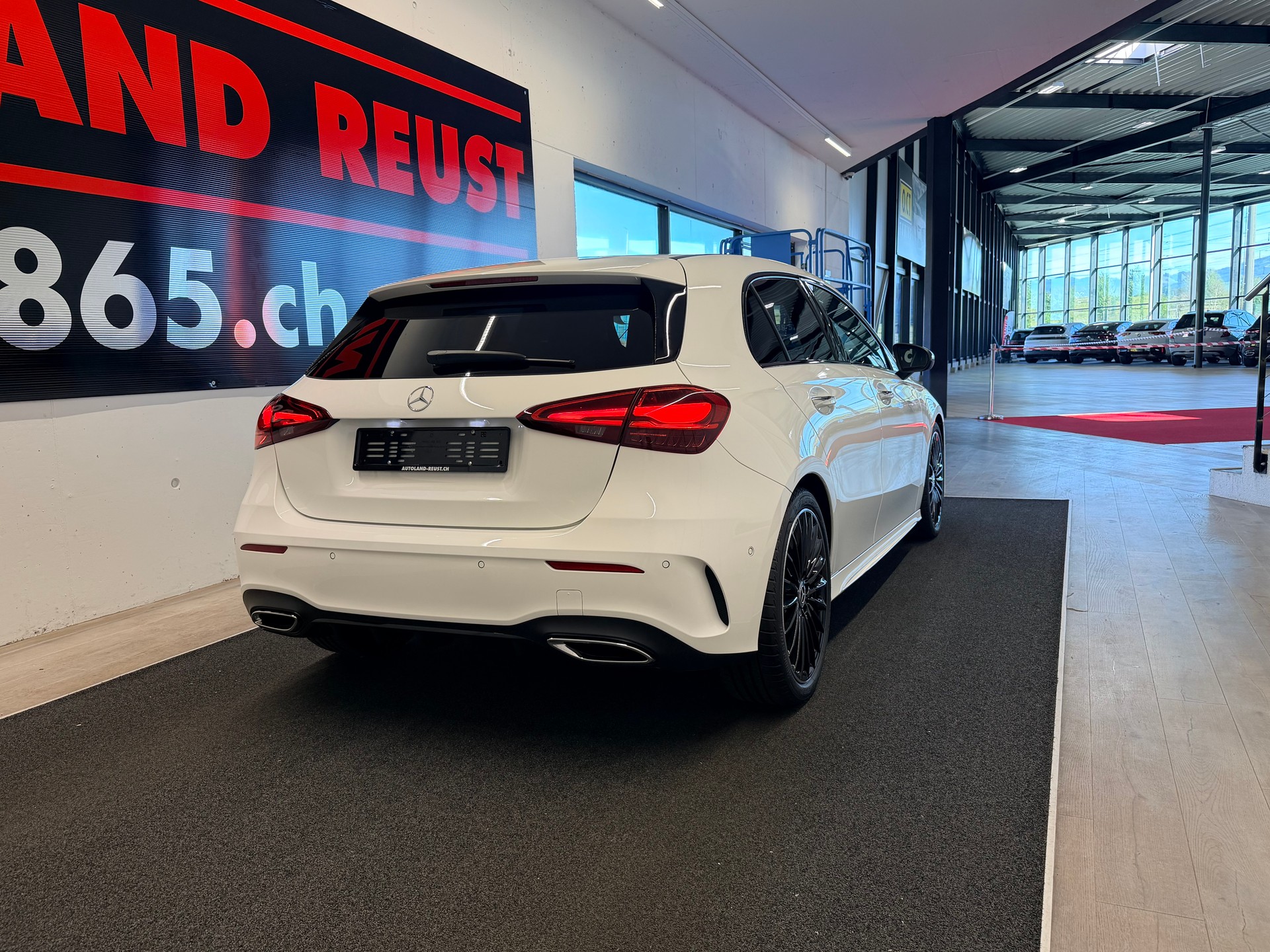 MERCEDES-BENZ A 220 4Matic 8G-DCT-image-6