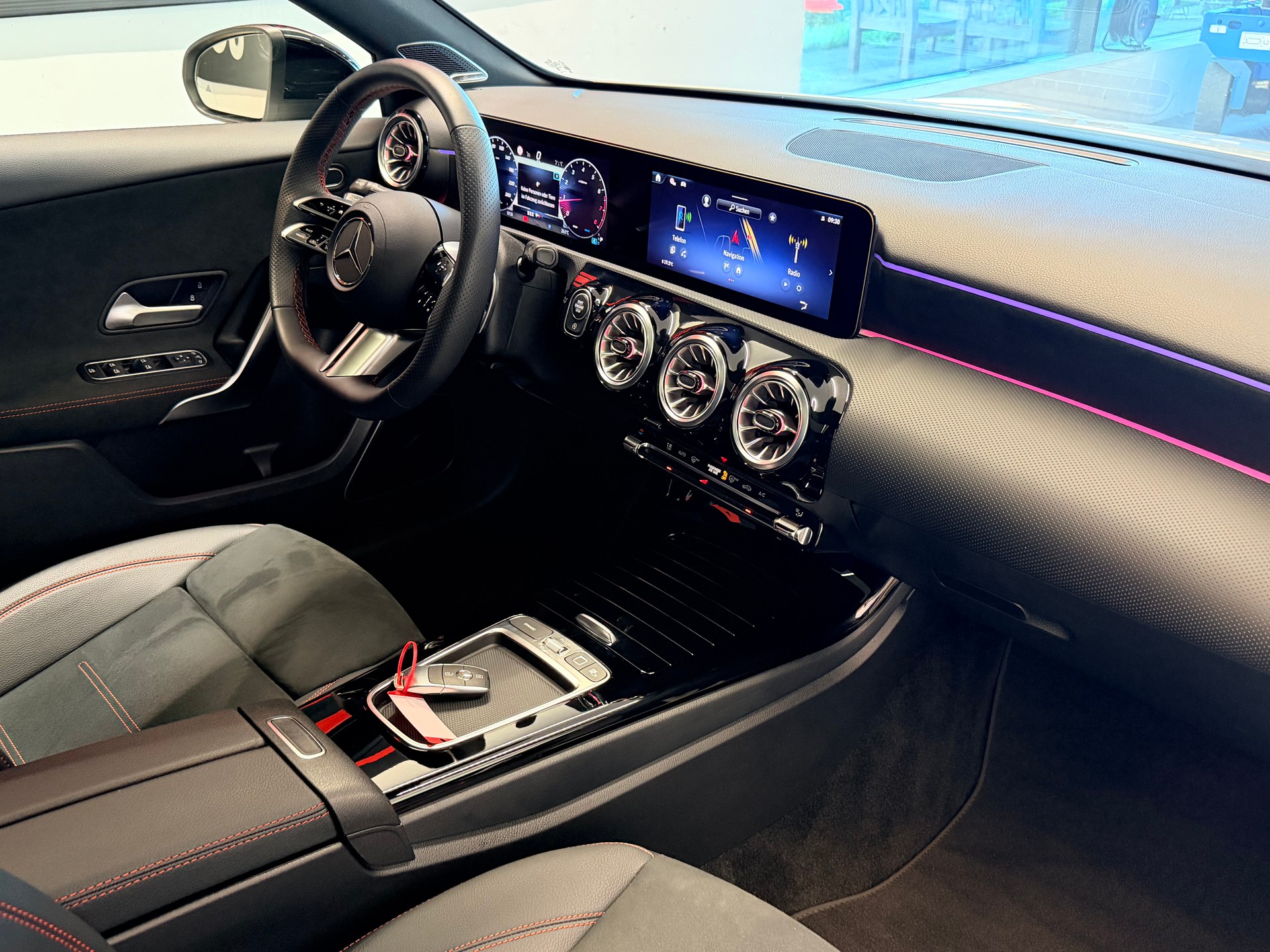 MERCEDES-BENZ A 220 4Matic 8G-DCT-image-19