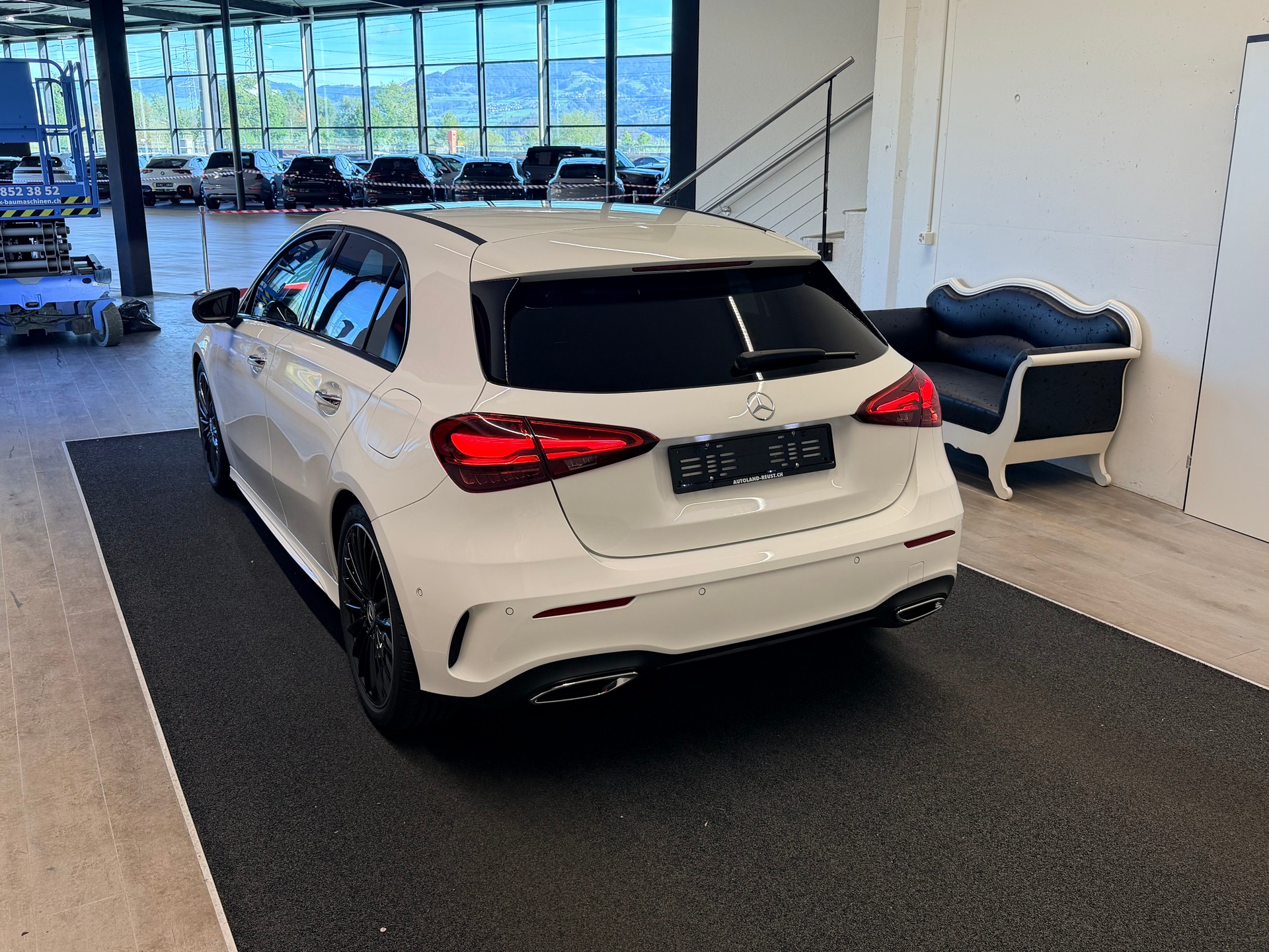 MERCEDES-BENZ A 220 4Matic 8G-DCT-image-8