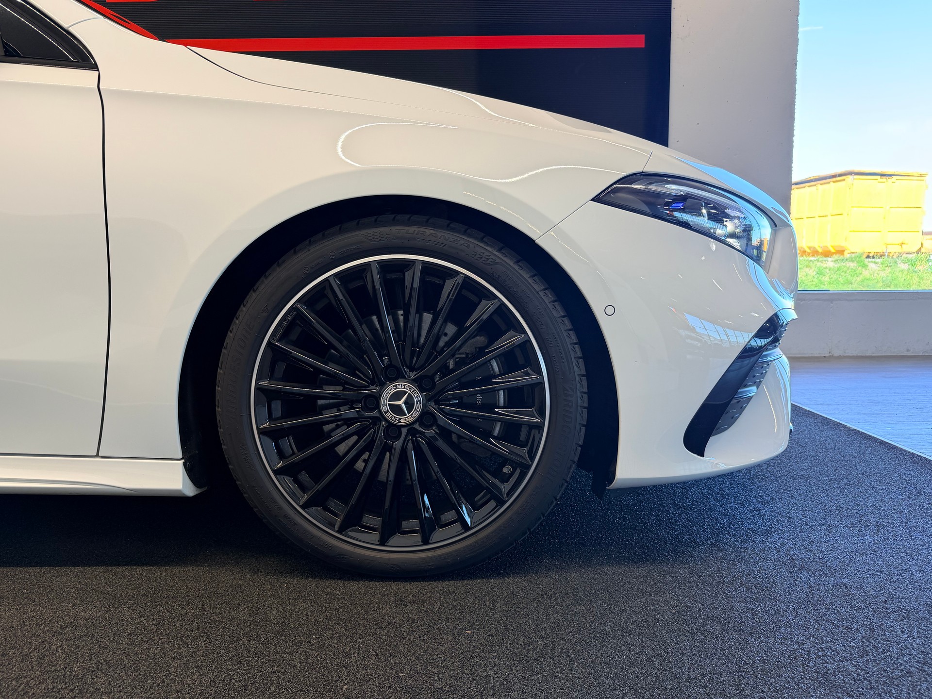 MERCEDES-BENZ A 220 4Matic 8G-DCT-image-5