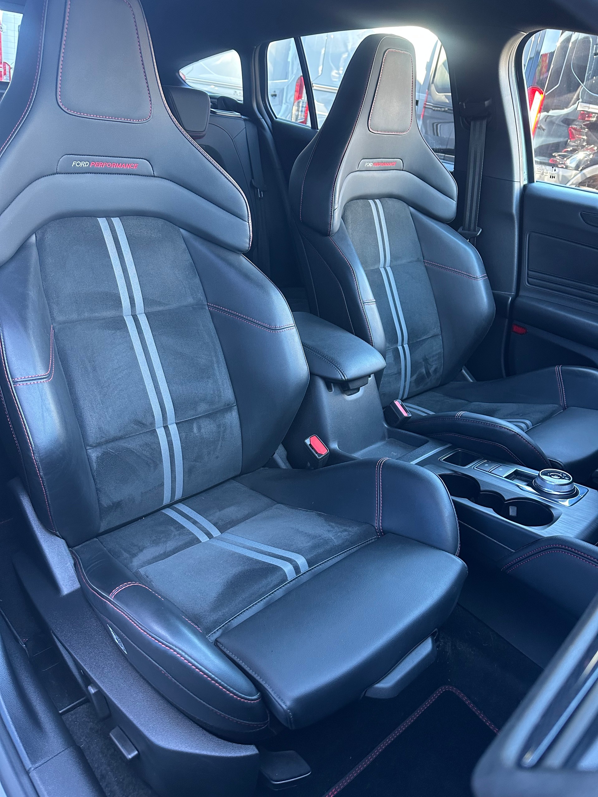 FORD Focus Station Wagon 2.3 EcoB ST X-image-14