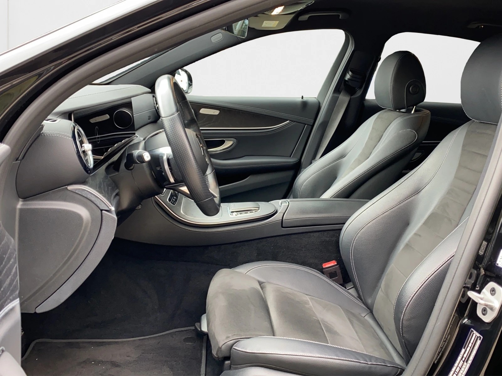 MERCEDES-BENZ E 200 AMG Line 9G-Tronic-image-9