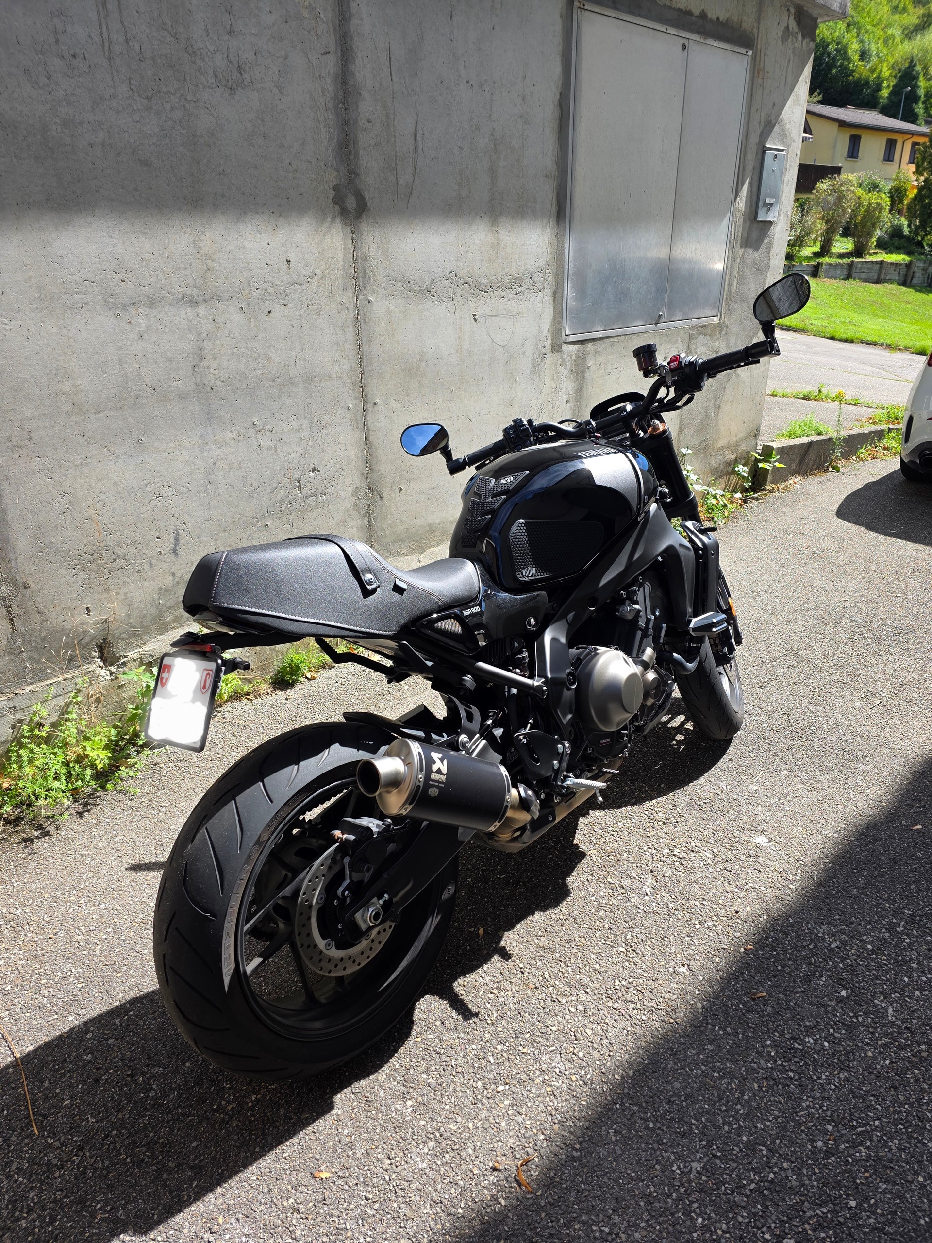 YAMAHA XSR 900-image-2