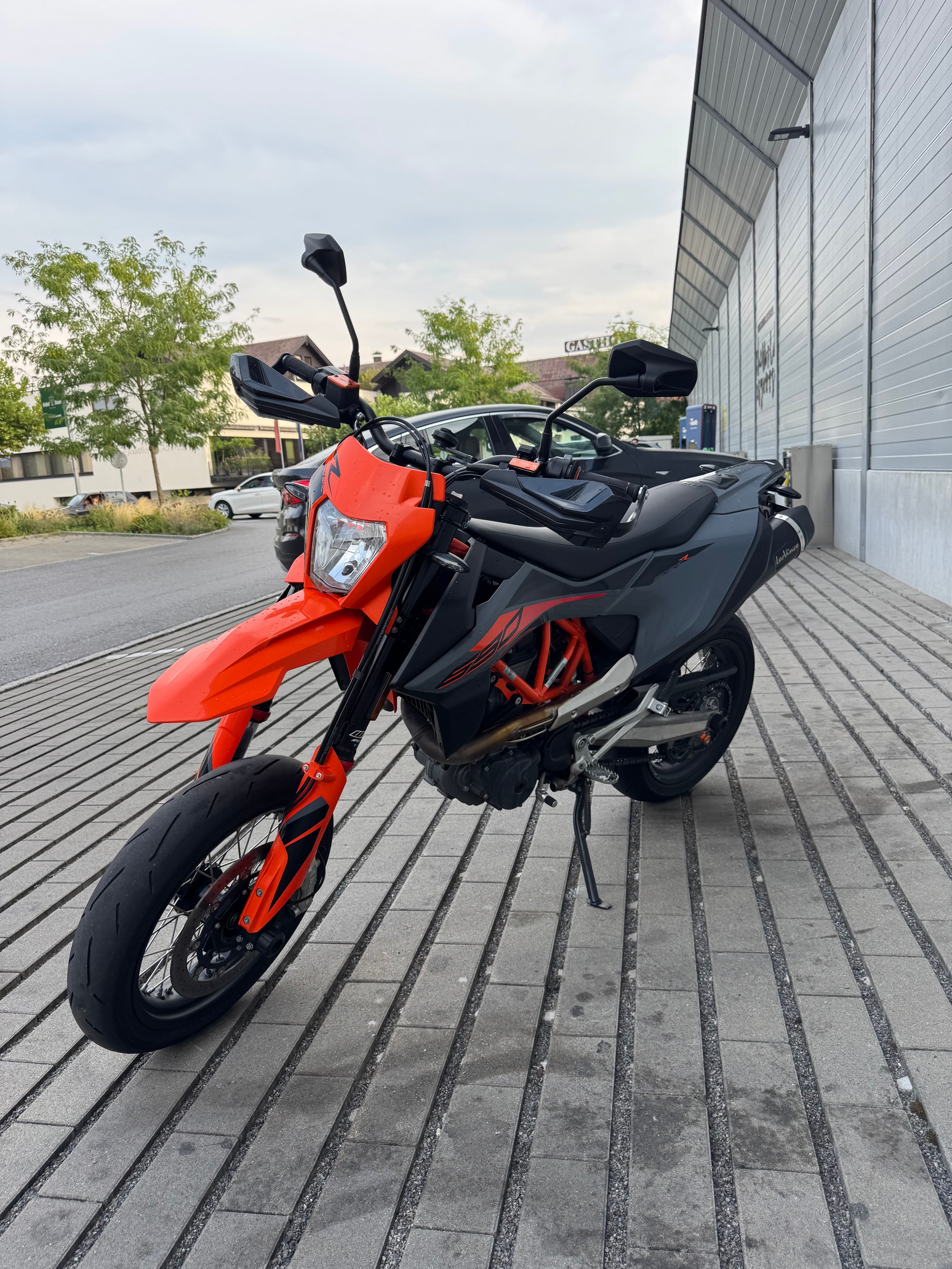 KTM 690 SMC R-image-2