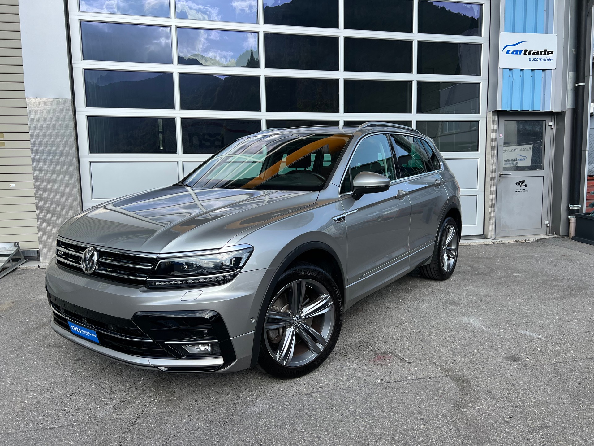 VW Tiguan 2.0TSI Highline R-Line 4x4 DSG *** Anhängerkupplung 2500 kg. * frisch ab MFK * 12 / 24 Mt. Garantie möglich **