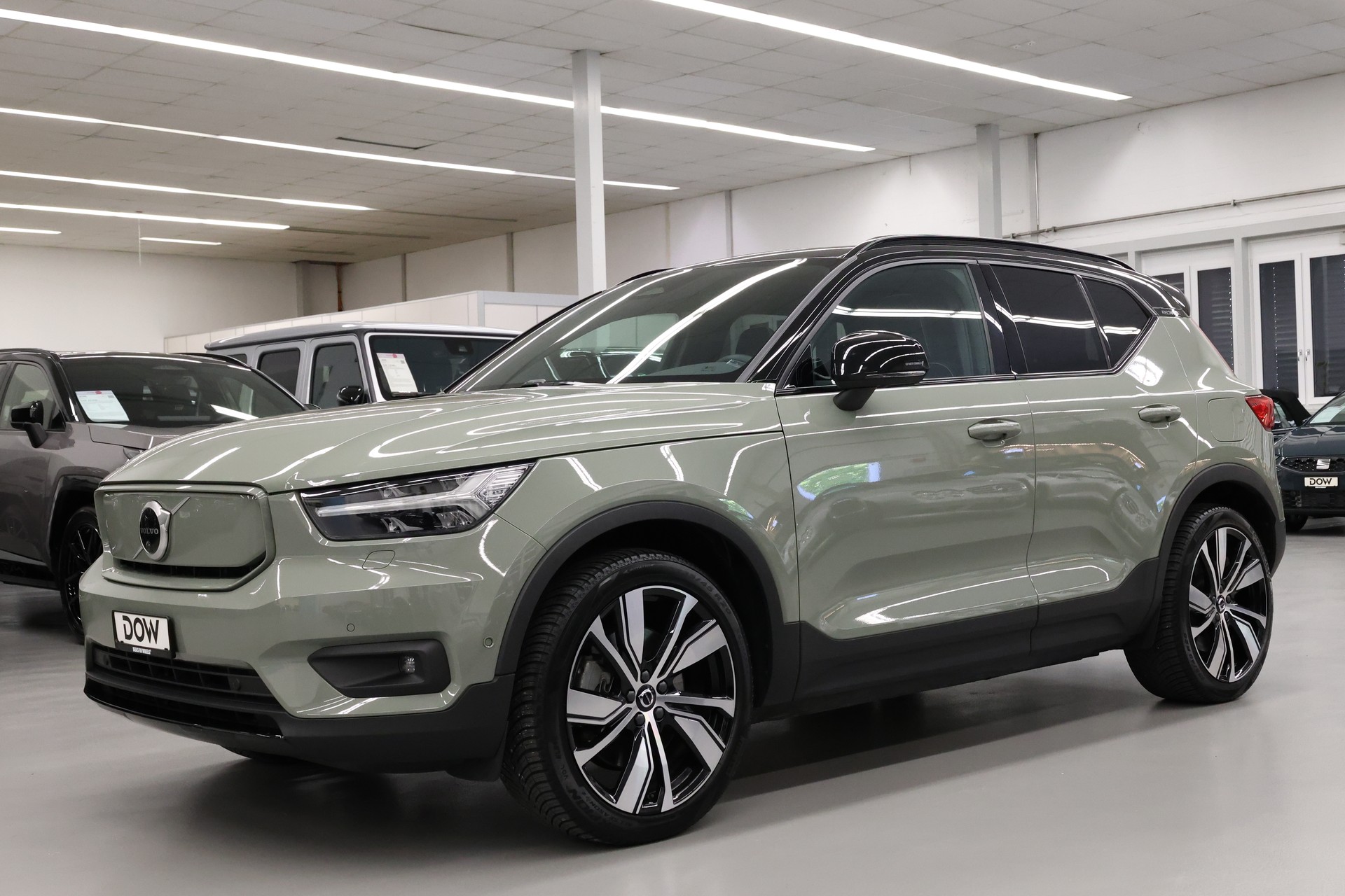 VOLVO XC40 P8 Twin Pro AWD-showroom-element-3