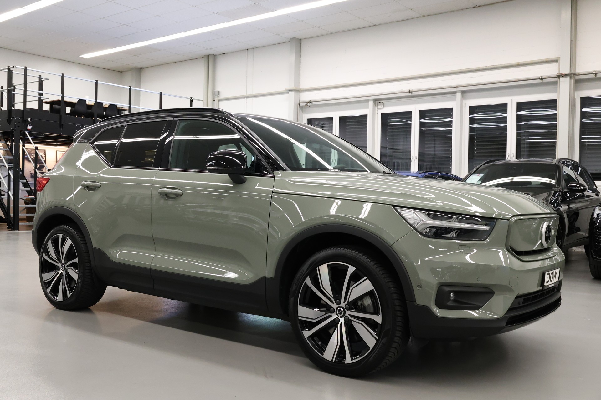 VOLVO XC40 P8 Twin Pro AWD-showroom-element-1