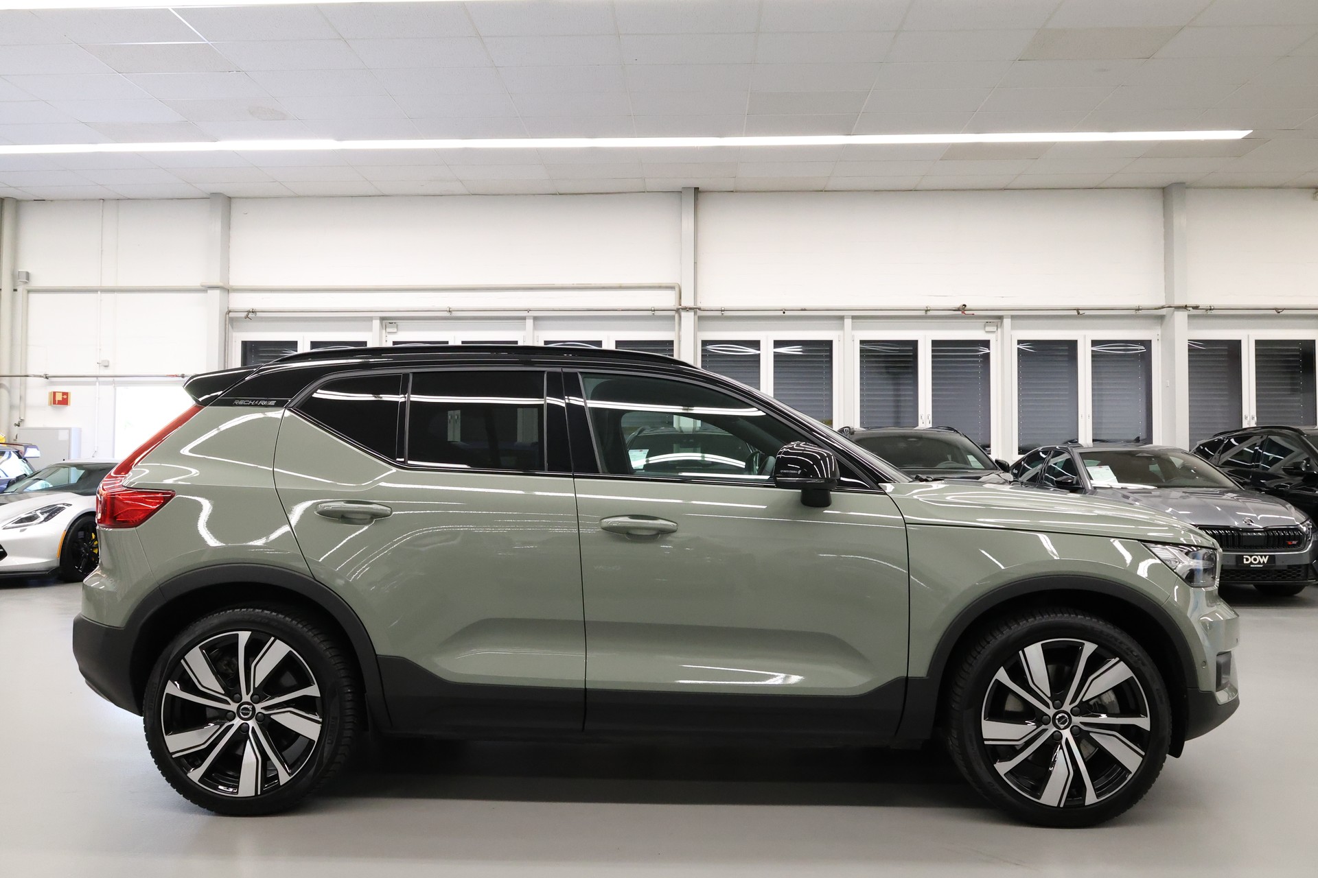 VOLVO XC40 P8 Twin Pro AWD-image-12