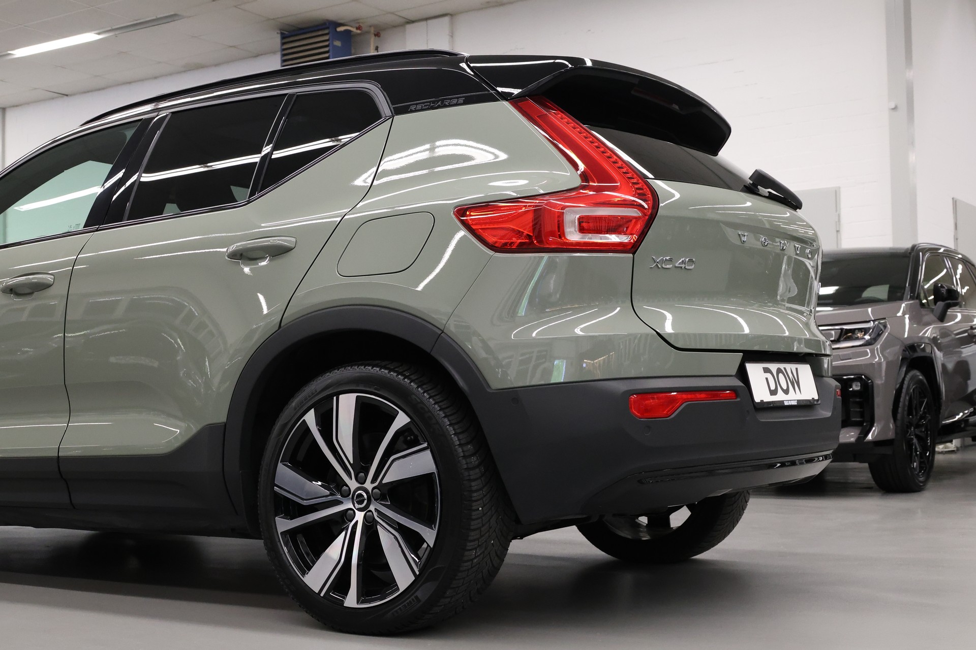 VOLVO XC40 P8 Twin Pro AWD-image-10