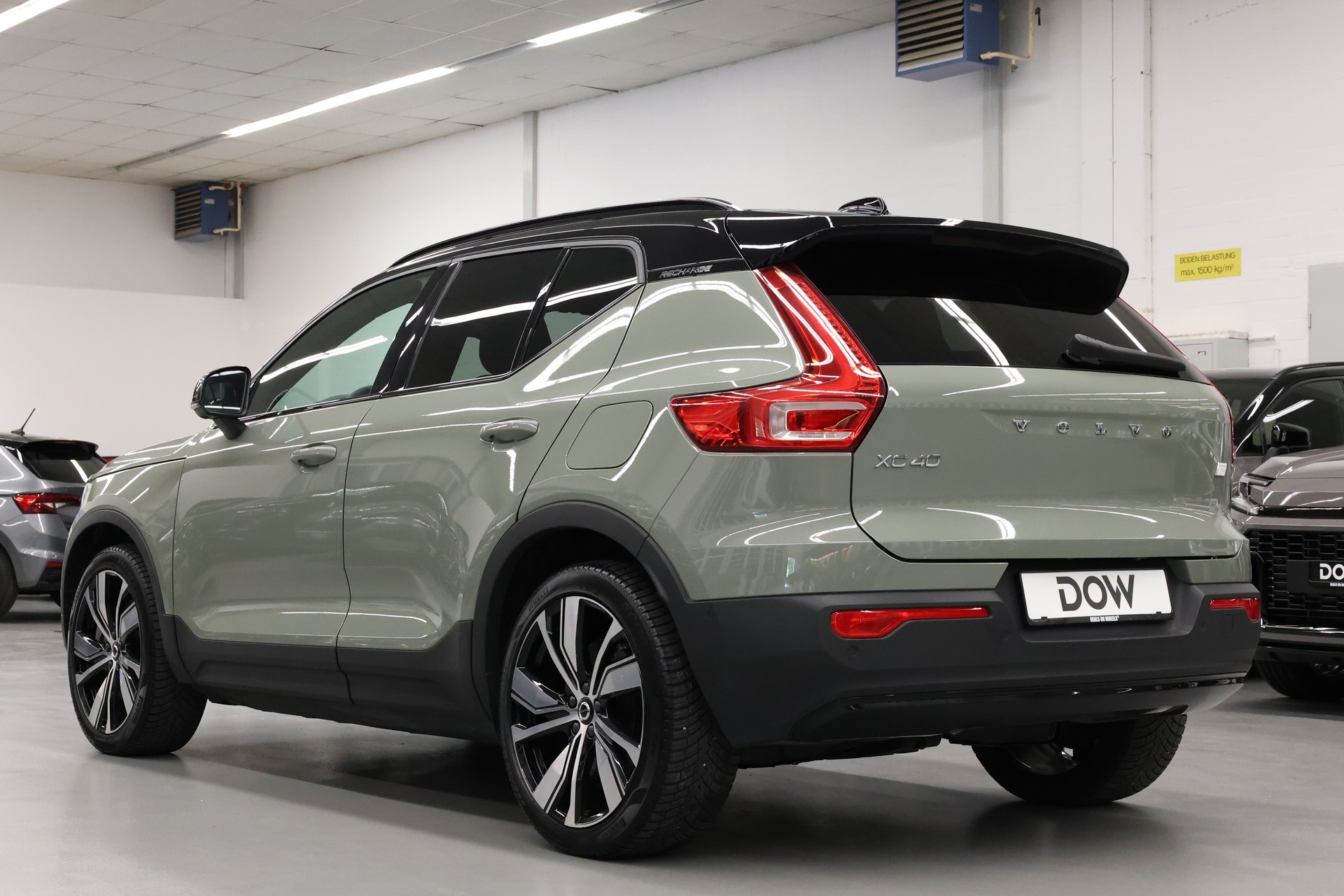 VOLVO XC40 P8 Twin Pro AWD-image-7