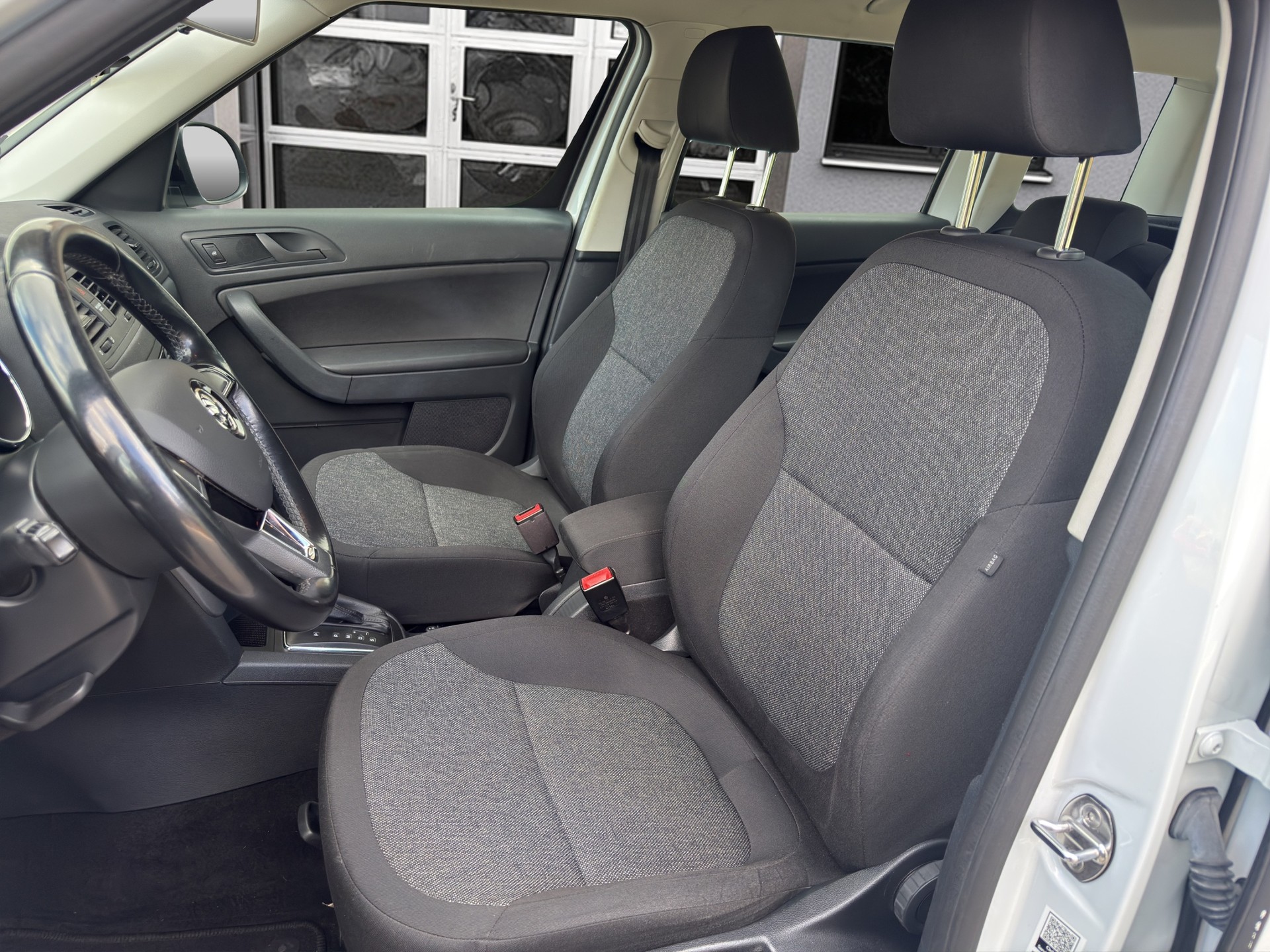 SKODA Yeti 1.4 TSI Active Outdoor 4x4 DSG-image-11