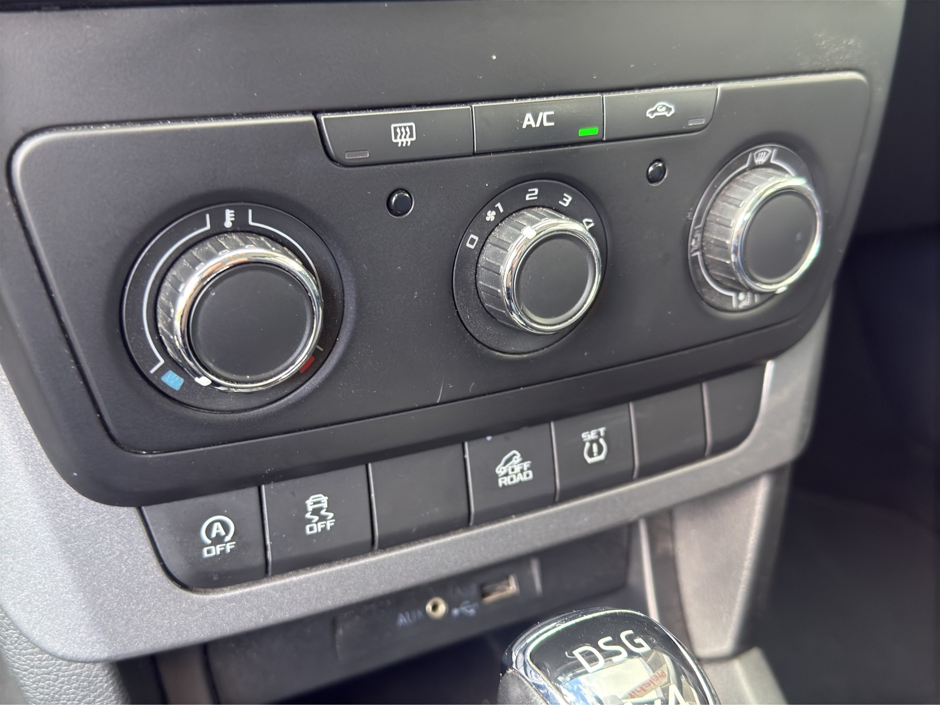 SKODA Yeti 1.4 TSI Active Outdoor 4x4 DSG-image-20
