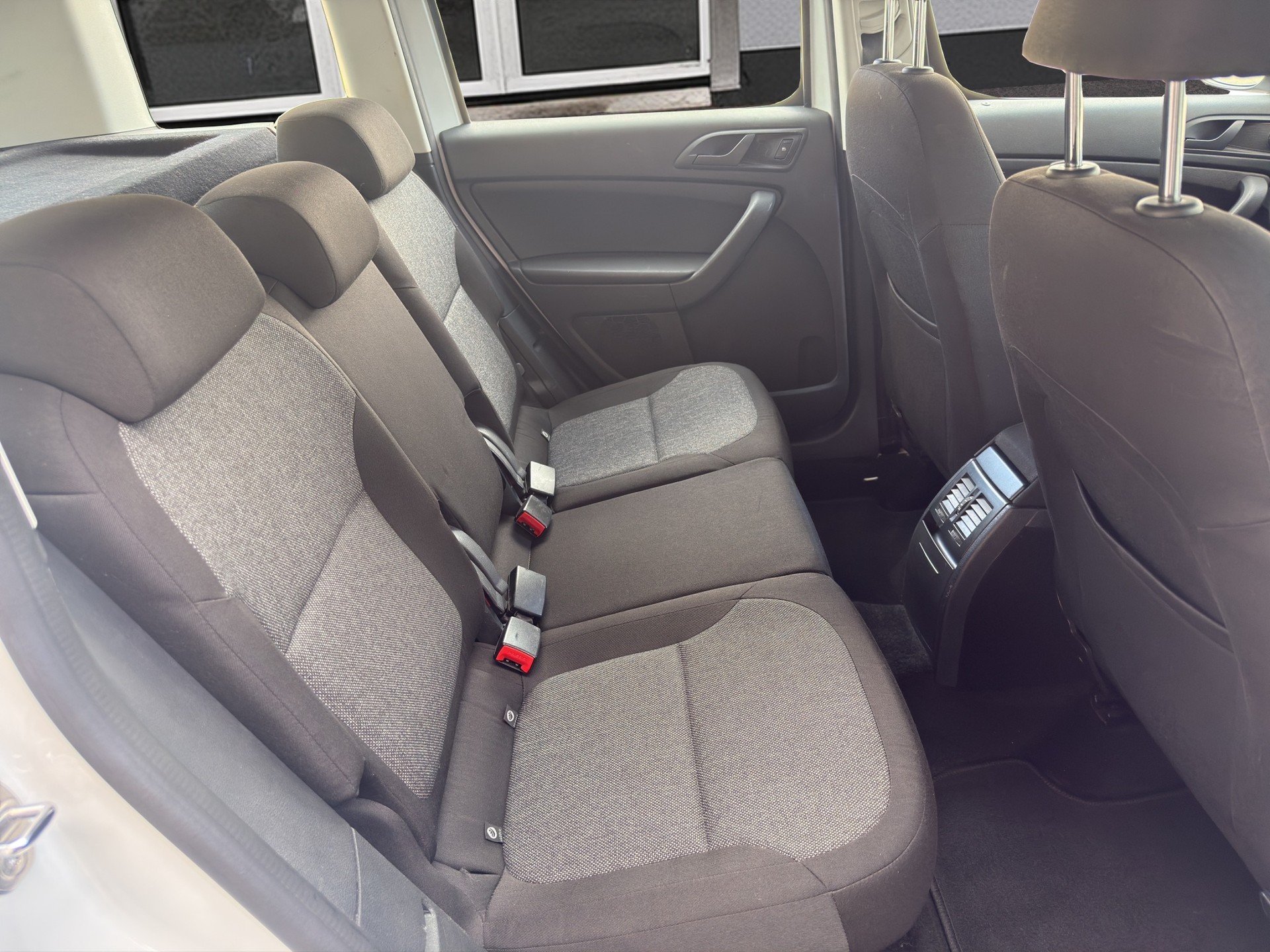 SKODA Yeti 1.4 TSI Active Outdoor 4x4 DSG-image-17